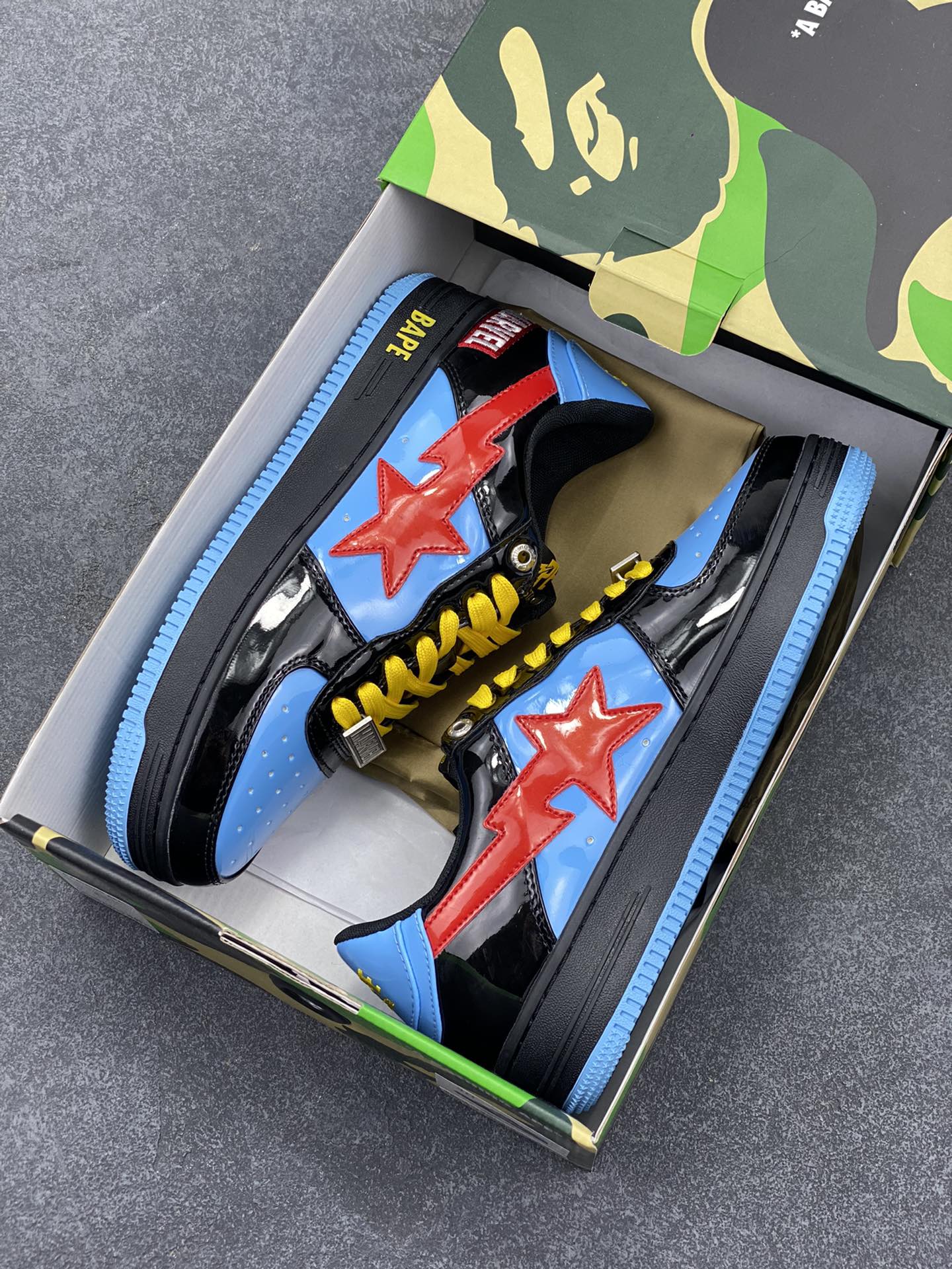 图片[9]-福利特价 潮流教父nigo品牌 明星同款 Bape Sta 绿黑灰 经典百搭休闲运动板鞋 经典猿人头设计 纯正版型 海玻璃鞋垫 内置全掌气垫 全套顶级包装 包含猿人logo定制防尘袋 猿人logo卡片 抗压收纳抽屉式鞋盒 官方同步正码 货号：1I73291907 尺码：36 36.5 37.5 38 38.5 39 40 40.5 41 42 42.5 43 44 44.5 45-选品中心