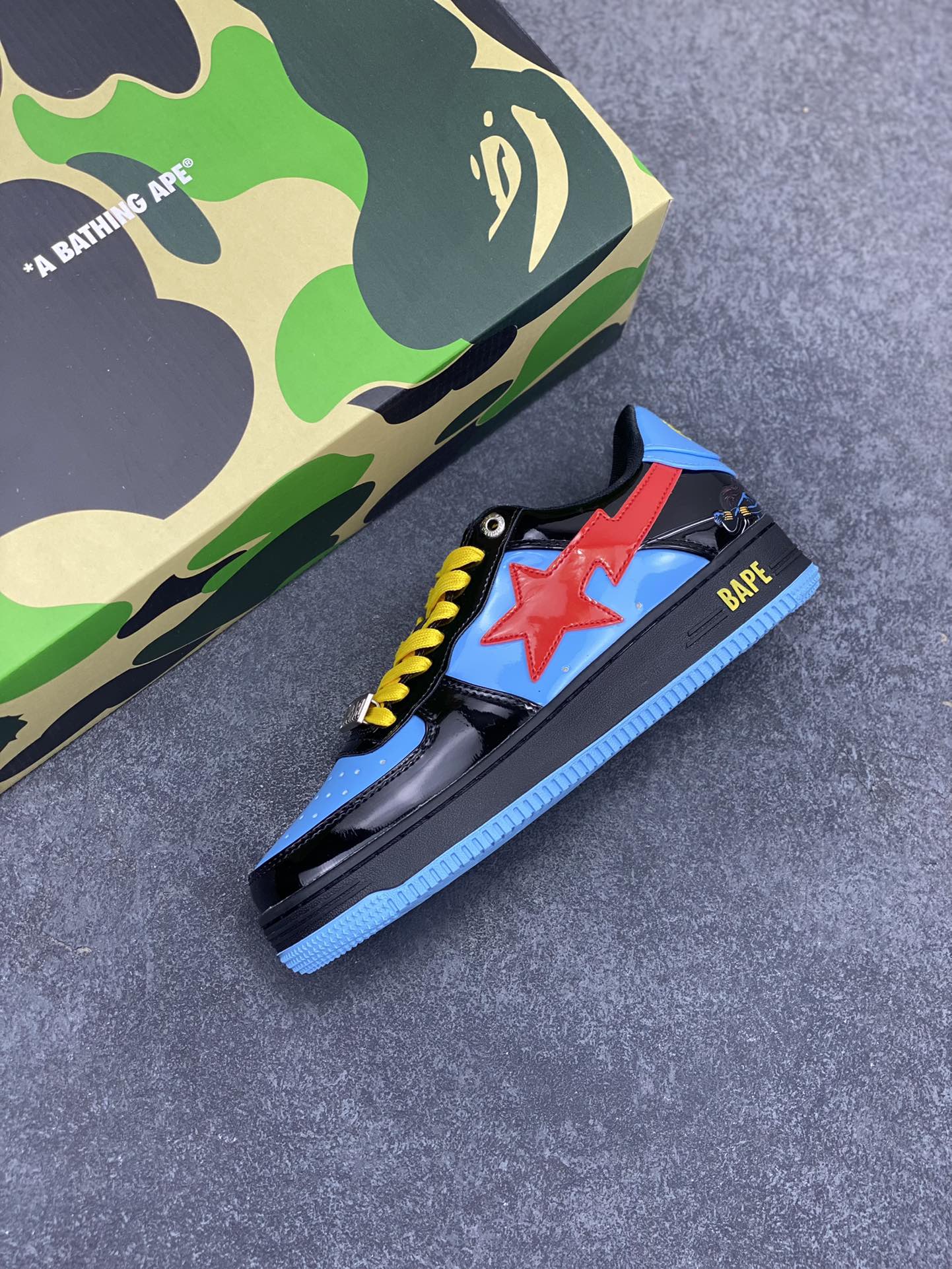 图片[7]-福利特价 潮流教父nigo品牌 明星同款 Bape Sta 绿黑灰 经典百搭休闲运动板鞋 经典猿人头设计 纯正版型 海玻璃鞋垫 内置全掌气垫 全套顶级包装 包含猿人logo定制防尘袋 猿人logo卡片 抗压收纳抽屉式鞋盒 官方同步正码 货号：1I73291907 尺码：36 36.5 37.5 38 38.5 39 40 40.5 41 42 42.5 43 44 44.5 45-选品中心