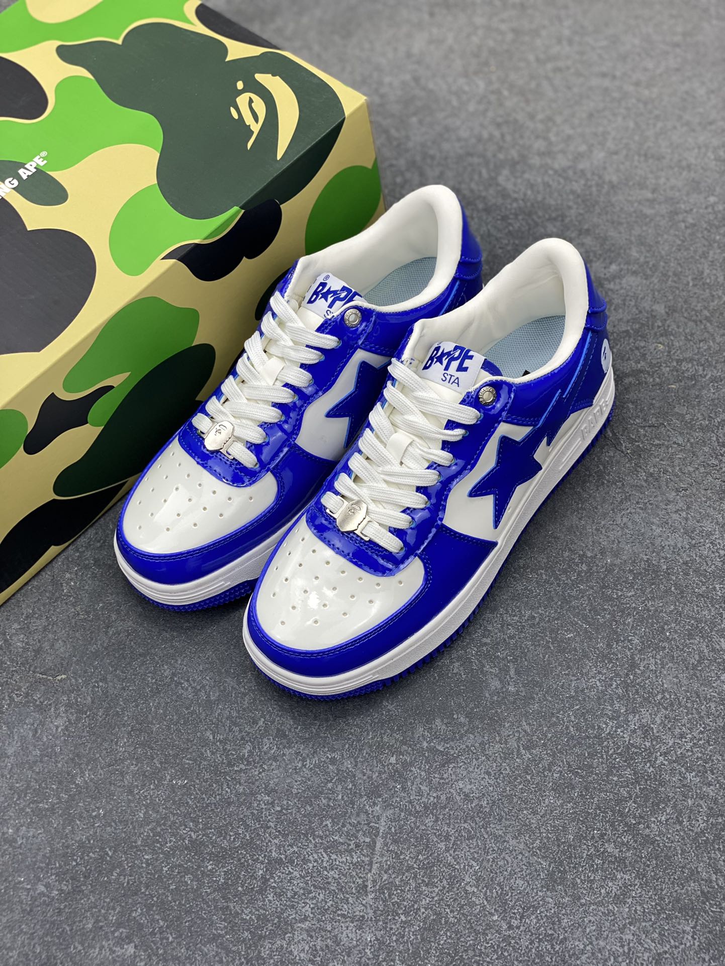 图片[8]-福利特价 潮流教父nigo品牌 明星同款 Bape Sta 绿黑灰 经典百搭休闲运动板鞋 经典猿人头设计 纯正版型 海玻璃鞋垫 内置全掌气垫 全套顶级包装 包含猿人logo定制防尘袋 猿人logo卡片 抗压收纳抽屉式鞋盒 官方同步正码 货号：1I70191022 尺码：36 36.5 37.5 38 38.5 39 40 40.5 41 42 42.5 43 44 44.5 45-选品中心