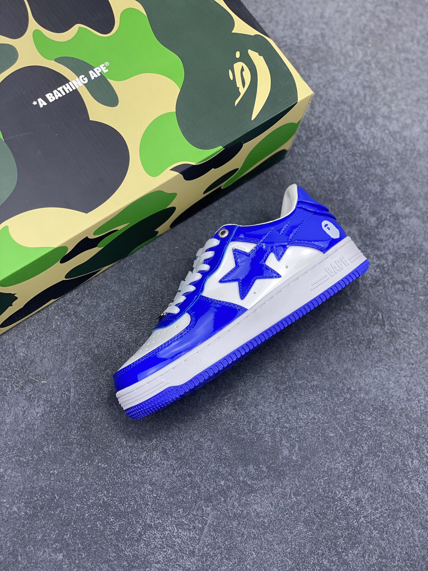 图片[7]-福利特价 潮流教父nigo品牌 明星同款 Bape Sta 绿黑灰 经典百搭休闲运动板鞋 经典猿人头设计 纯正版型 海玻璃鞋垫 内置全掌气垫 全套顶级包装 包含猿人logo定制防尘袋 猿人logo卡片 抗压收纳抽屉式鞋盒 官方同步正码 货号：1I70191022 尺码：36 36.5 37.5 38 38.5 39 40 40.5 41 42 42.5 43 44 44.5 45-选品中心