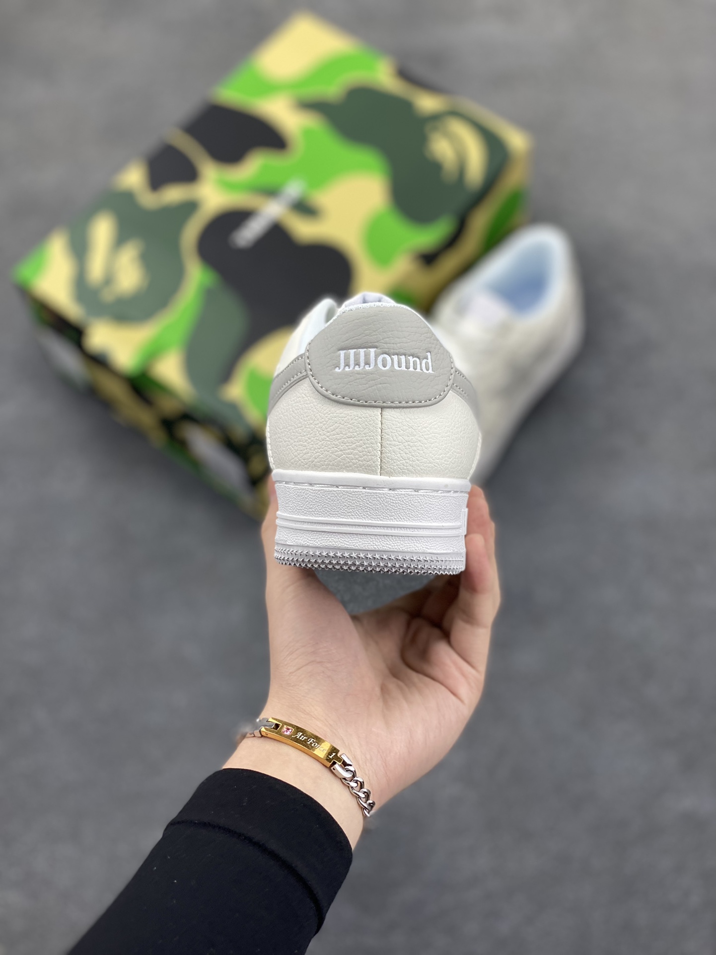 图片[4]-福利特价 潮流教父nigo品牌 明星同款 Bape Sta 绿黑灰 经典百搭休闲运动板鞋 经典猿人头设计 纯正版型 海玻璃鞋垫 内置全掌气垫 全套顶级包装 包含猿人logo定制防尘袋 猿人logo卡片 抗压收纳抽屉式鞋盒 官方同步正码 货号：1H73191921 尺码：36 36.5 37.5 38 38.5 39 40 40.5 41 42 42.5 43 44 44.5 45-选品中心