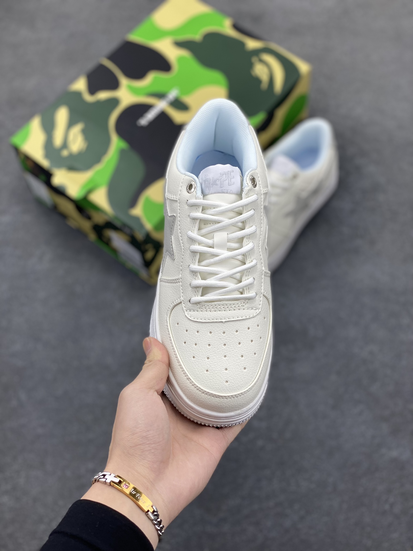 图片[2]-福利特价 潮流教父nigo品牌 明星同款 Bape Sta 绿黑灰 经典百搭休闲运动板鞋 经典猿人头设计 纯正版型 海玻璃鞋垫 内置全掌气垫 全套顶级包装 包含猿人logo定制防尘袋 猿人logo卡片 抗压收纳抽屉式鞋盒 官方同步正码 货号：1H73191921 尺码：36 36.5 37.5 38 38.5 39 40 40.5 41 42 42.5 43 44 44.5 45-选品中心