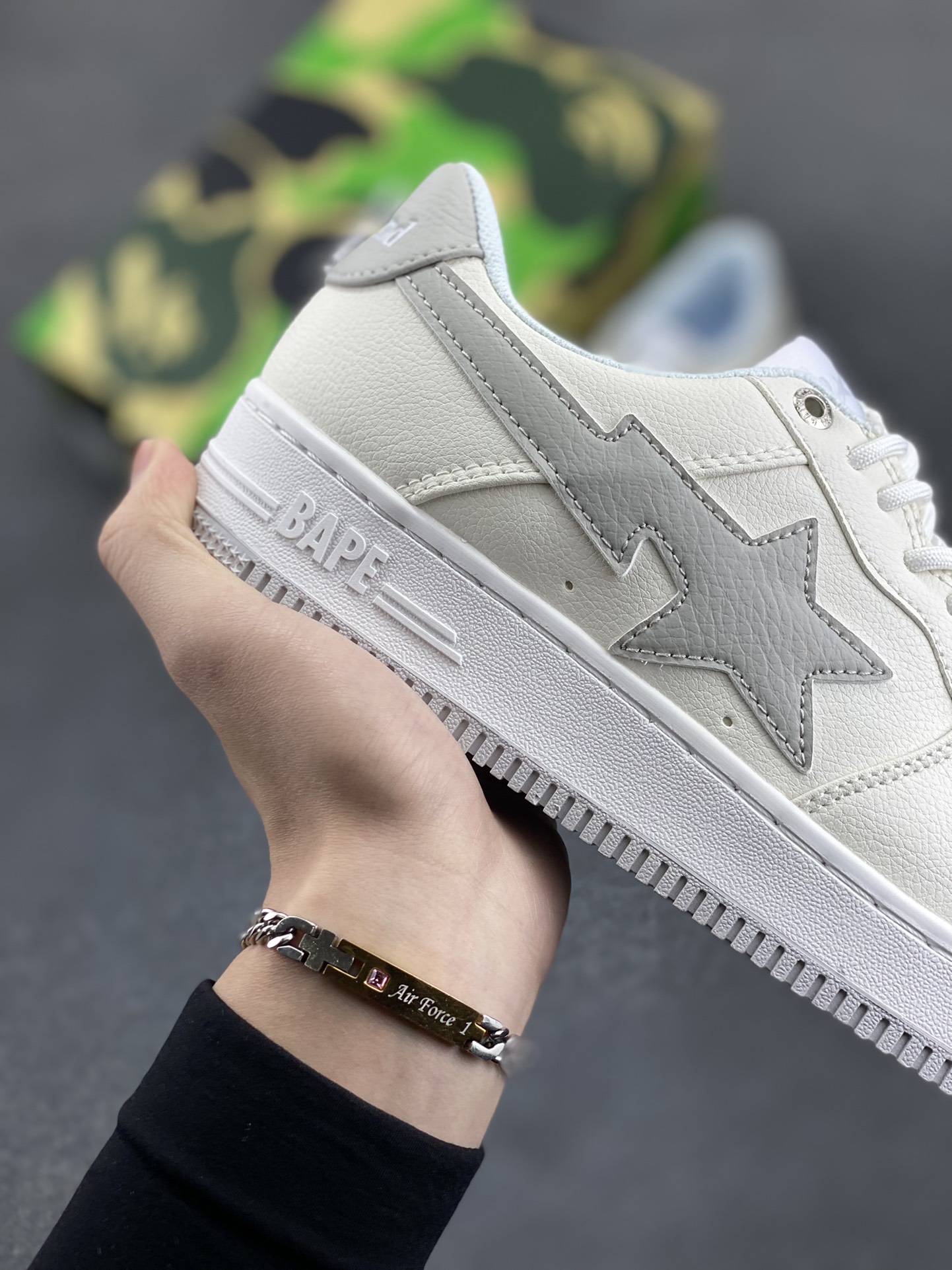 图片[6]-福利特价 潮流教父nigo品牌 明星同款 Bape Sta 绿黑灰 经典百搭休闲运动板鞋 经典猿人头设计 纯正版型 海玻璃鞋垫 内置全掌气垫 全套顶级包装 包含猿人logo定制防尘袋 猿人logo卡片 抗压收纳抽屉式鞋盒 官方同步正码 货号：1H73191921 尺码：36 36.5 37.5 38 38.5 39 40 40.5 41 42 42.5 43 44 44.5 45-选品中心