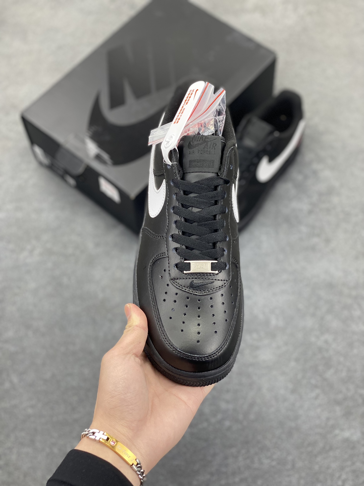 图片[2]-Air Force 1 Nike Low SUPERME联名 原楦头原纸板 打造纯正空军版型 专注外贸渠道 全掌内置蜂窝气垫 #原盒配件 原厂中底钢印、拉帮完美 货号：CU9225-200 尺码：36 36.5 37.5 38 38.5 39 40 40.5 41 42 42.5 43 44 44.5 45 46-选品中心