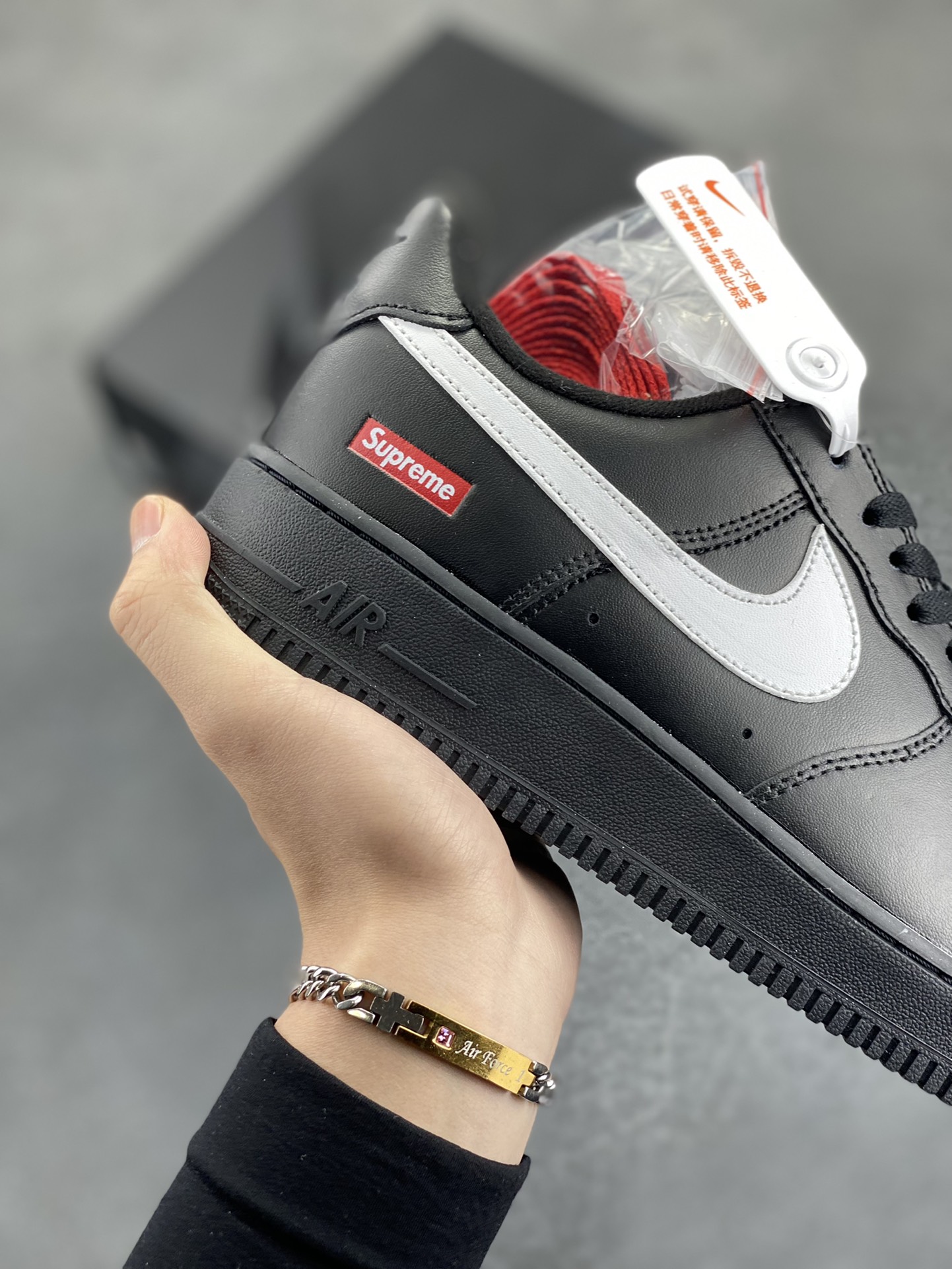 图片[6]-Air Force 1 Nike Low SUPERME联名 原楦头原纸板 打造纯正空军版型 专注外贸渠道 全掌内置蜂窝气垫 #原盒配件 原厂中底钢印、拉帮完美 货号：CU9225-200 尺码：36 36.5 37.5 38 38.5 39 40 40.5 41 42 42.5 43 44 44.5 45 46-选品中心