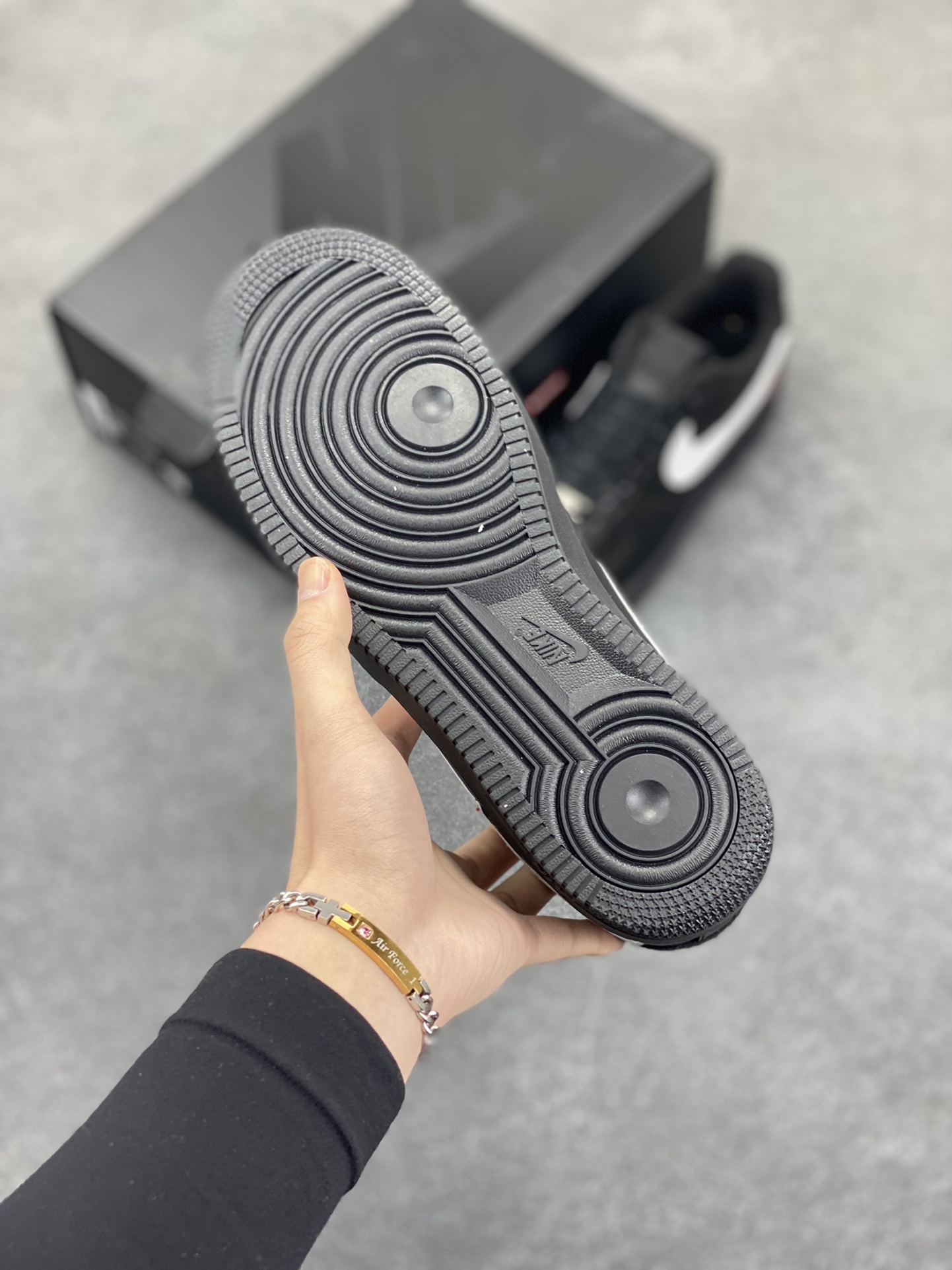 图片[5]-Air Force 1 Nike Low SUPERME联名 原楦头原纸板 打造纯正空军版型 专注外贸渠道 全掌内置蜂窝气垫 #原盒配件 原厂中底钢印、拉帮完美 货号：CU9225-200 尺码：36 36.5 37.5 38 38.5 39 40 40.5 41 42 42.5 43 44 44.5 45 46-选品中心