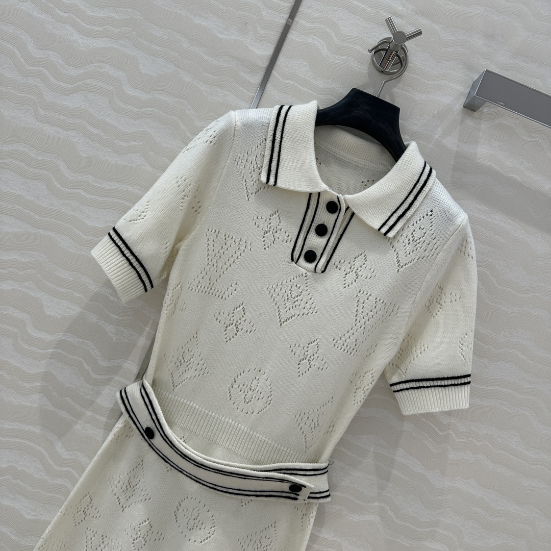 独家首发❤️原单品质！Monogram花㚏学院风针织polo领短袖连衣裙！瑞士机重工定位缕孔嵌花工艺贯穿