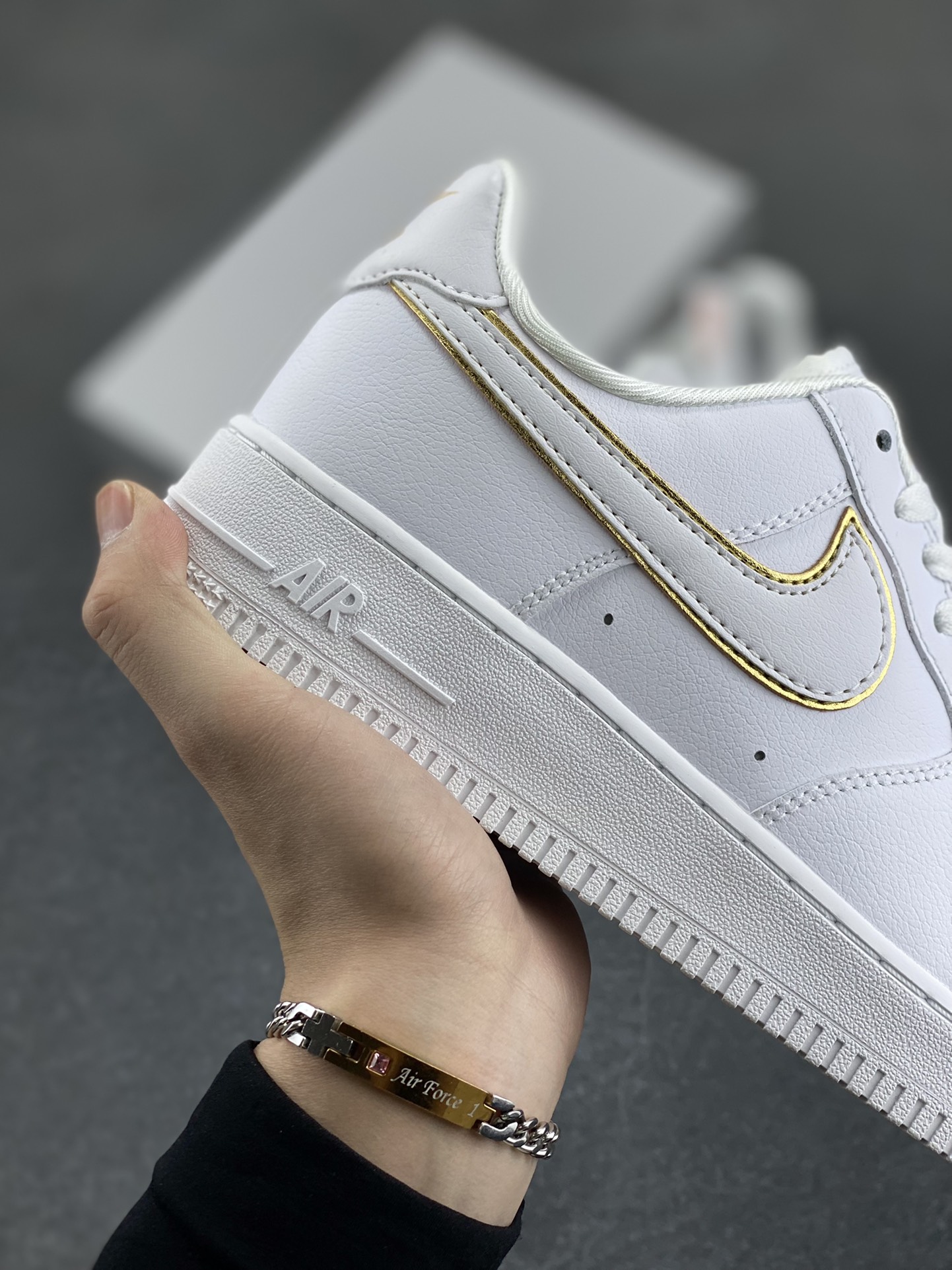 图片[6]-福利特价 Nike Air Force 1 Low 全白金边 空军一号低帮运动休闲板鞋 原装级别 原楦头原纸板 打造纯正空军版型#专注外贸渠道 全掌内置蜂窝气垫 #原盒配件 原厂中底钢印、拉帮完美 货号：AO2132-102 尺码：36 36.5 37.5 38 38.5 39 40 40.5 41 42 42.5 43 44 44.5 45-选品中心