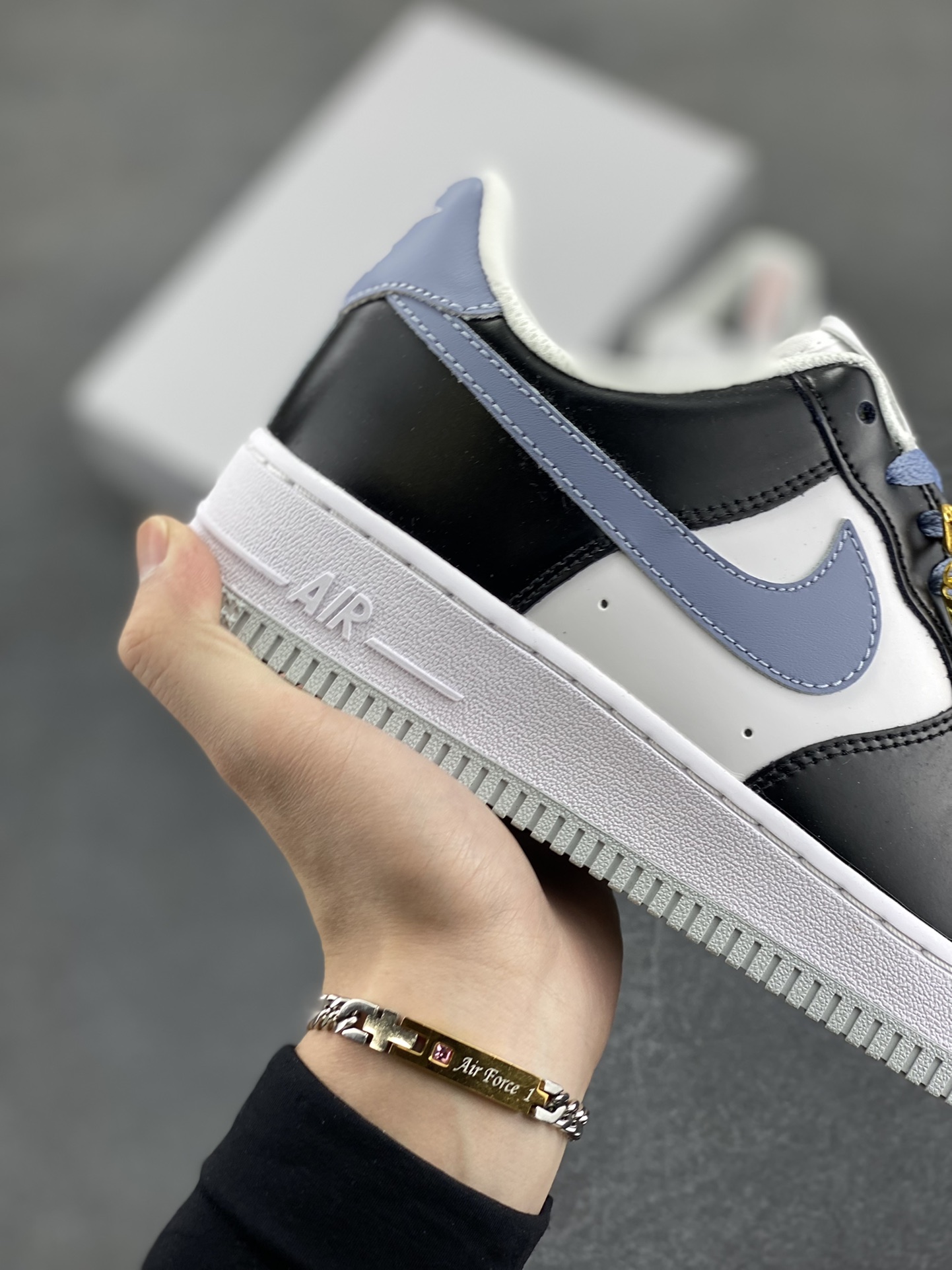 图片[6]-福利特价 Nike Air Force 1 Low 白黑灰 空军一号低帮运动休闲板鞋 原楦头原纸板 打造纯正空军版型#专注外贸渠道 全掌内置蜂窝气垫 #原盒配件 原厂中底钢印、拉帮完美 货号：FD9065-100 尺码：36 36.5 37.5 38 38.5 39 40 40.5 41 42 42.5 43 44 44.5 45-选品中心