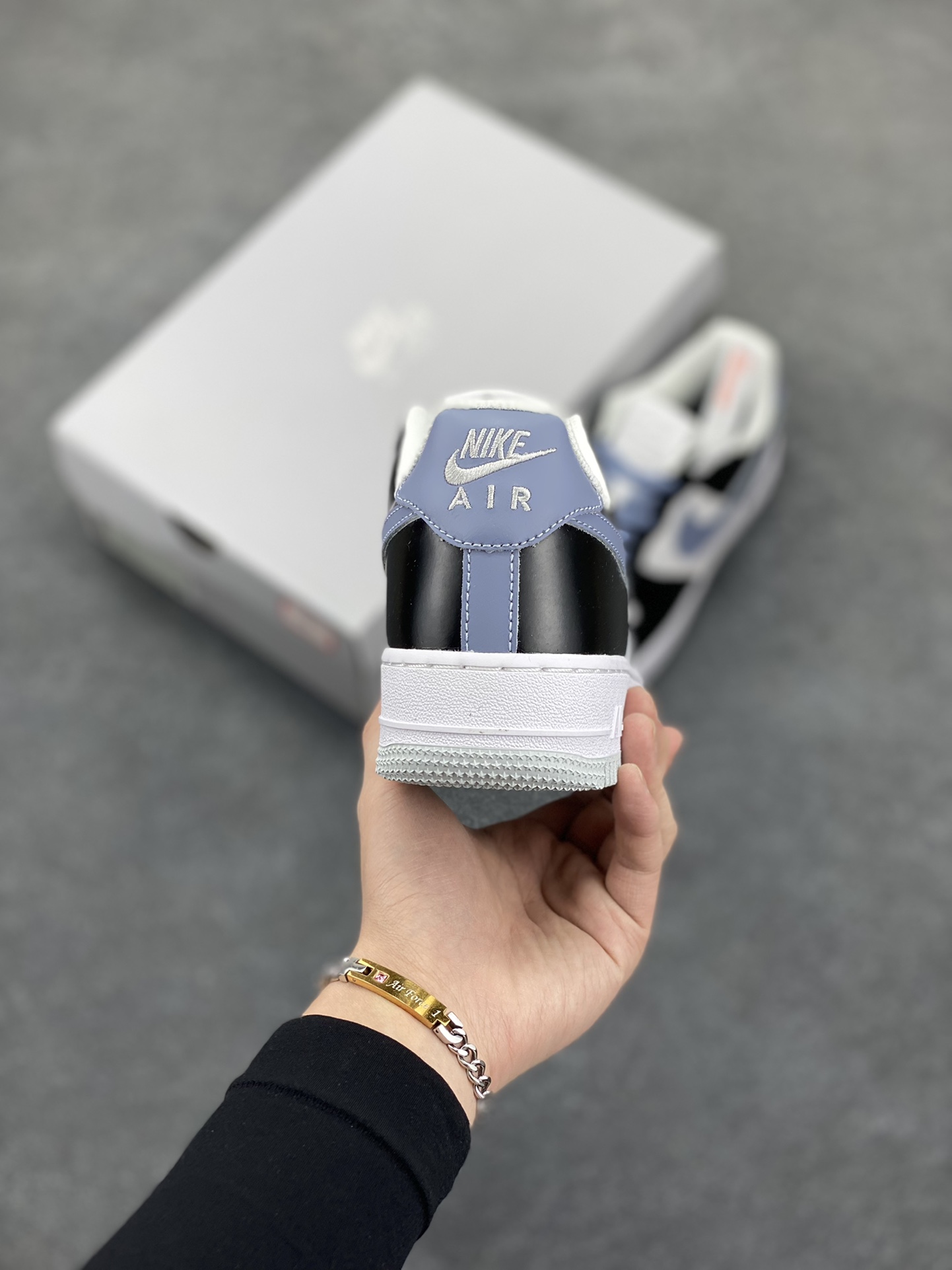 图片[4]-福利特价 Nike Air Force 1 Low 白黑灰 空军一号低帮运动休闲板鞋 原楦头原纸板 打造纯正空军版型#专注外贸渠道 全掌内置蜂窝气垫 #原盒配件 原厂中底钢印、拉帮完美 货号：FD9065-100 尺码：36 36.5 37.5 38 38.5 39 40 40.5 41 42 42.5 43 44 44.5 45-选品中心