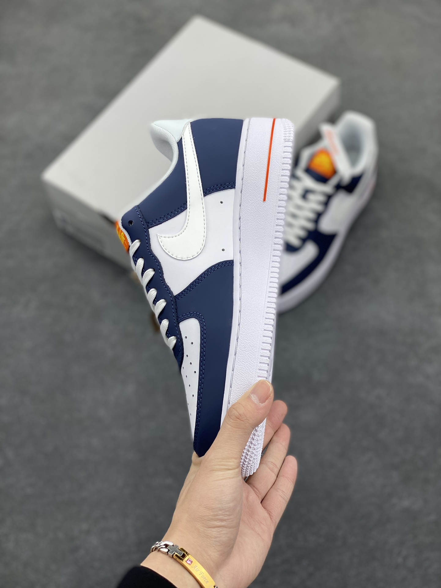 图片[3]-福利特价 Nike Air Force 1 Low 联名白深蓝 空军一号低帮运动休闲板鞋 原楦头原纸板 打造纯正空军版型#专注外贸渠道 全掌内置蜂窝气垫 #原盒配件 原厂中底钢印、拉帮完美 货号：FN7239-410 尺码：36 36.5 37.5 38 38.5 39 40 40.5 41 42 42.5 43 44 44.5 45-选品中心