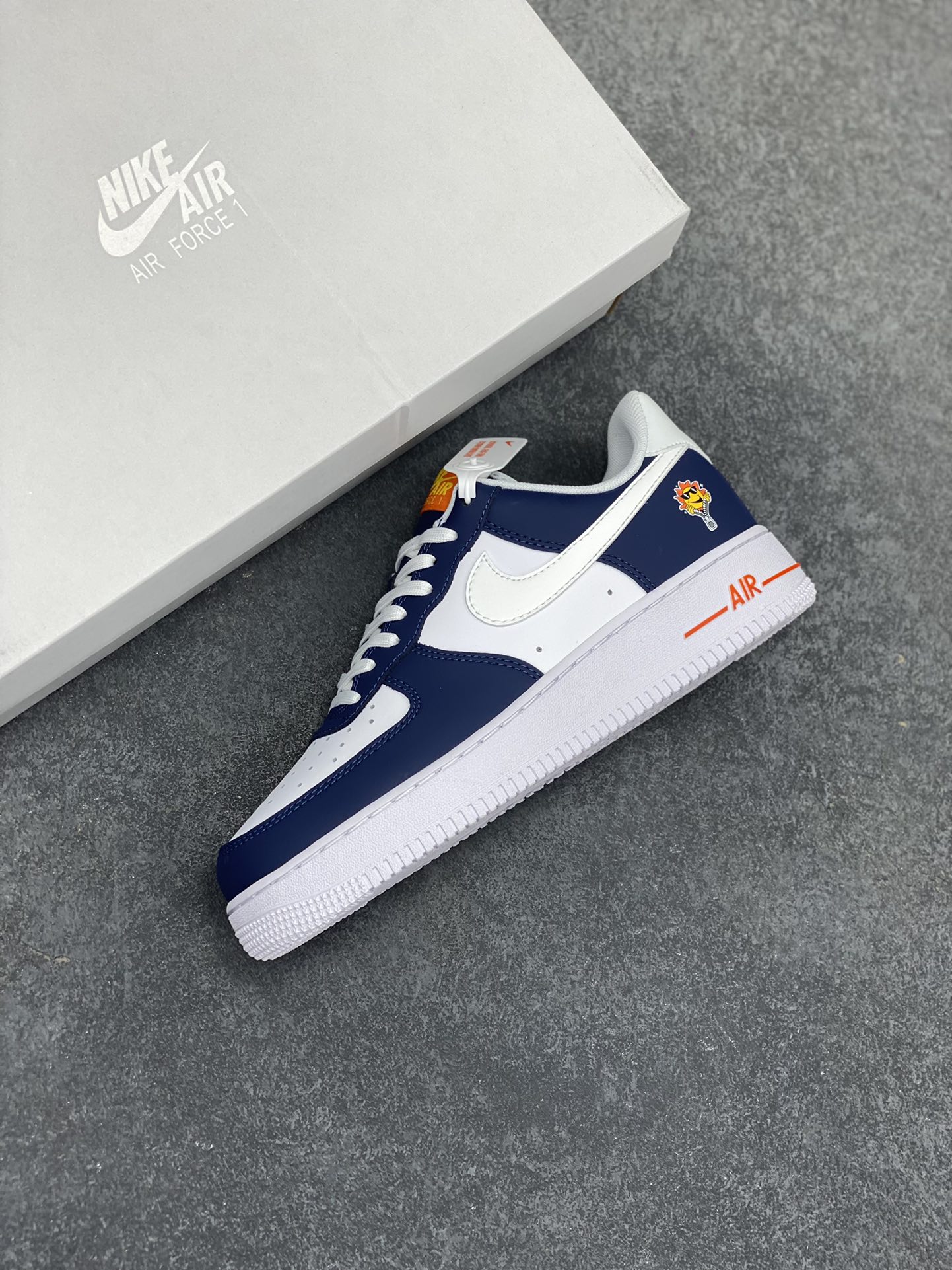 图片[7]-福利特价 Nike Air Force 1 Low 联名白深蓝 空军一号低帮运动休闲板鞋 原楦头原纸板 打造纯正空军版型#专注外贸渠道 全掌内置蜂窝气垫 #原盒配件 原厂中底钢印、拉帮完美 货号：FN7239-410 尺码：36 36.5 37.5 38 38.5 39 40 40.5 41 42 42.5 43 44 44.5 45-选品中心