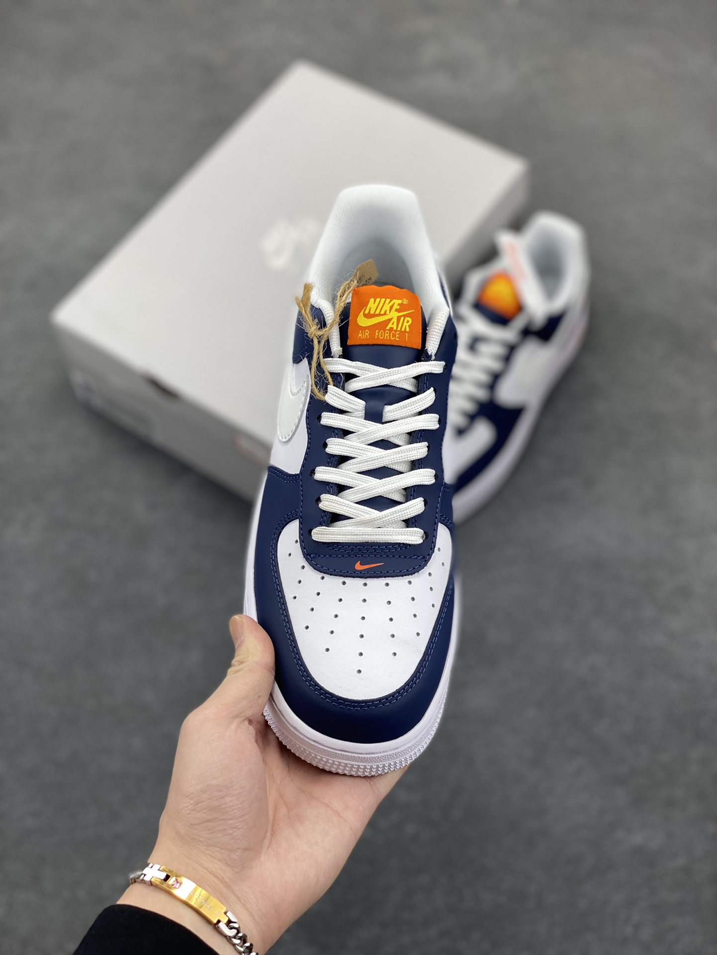 图片[2]-福利特价 Nike Air Force 1 Low 联名白深蓝 空军一号低帮运动休闲板鞋 原楦头原纸板 打造纯正空军版型#专注外贸渠道 全掌内置蜂窝气垫 #原盒配件 原厂中底钢印、拉帮完美 货号：FN7239-410 尺码：36 36.5 37.5 38 38.5 39 40 40.5 41 42 42.5 43 44 44.5 45-选品中心