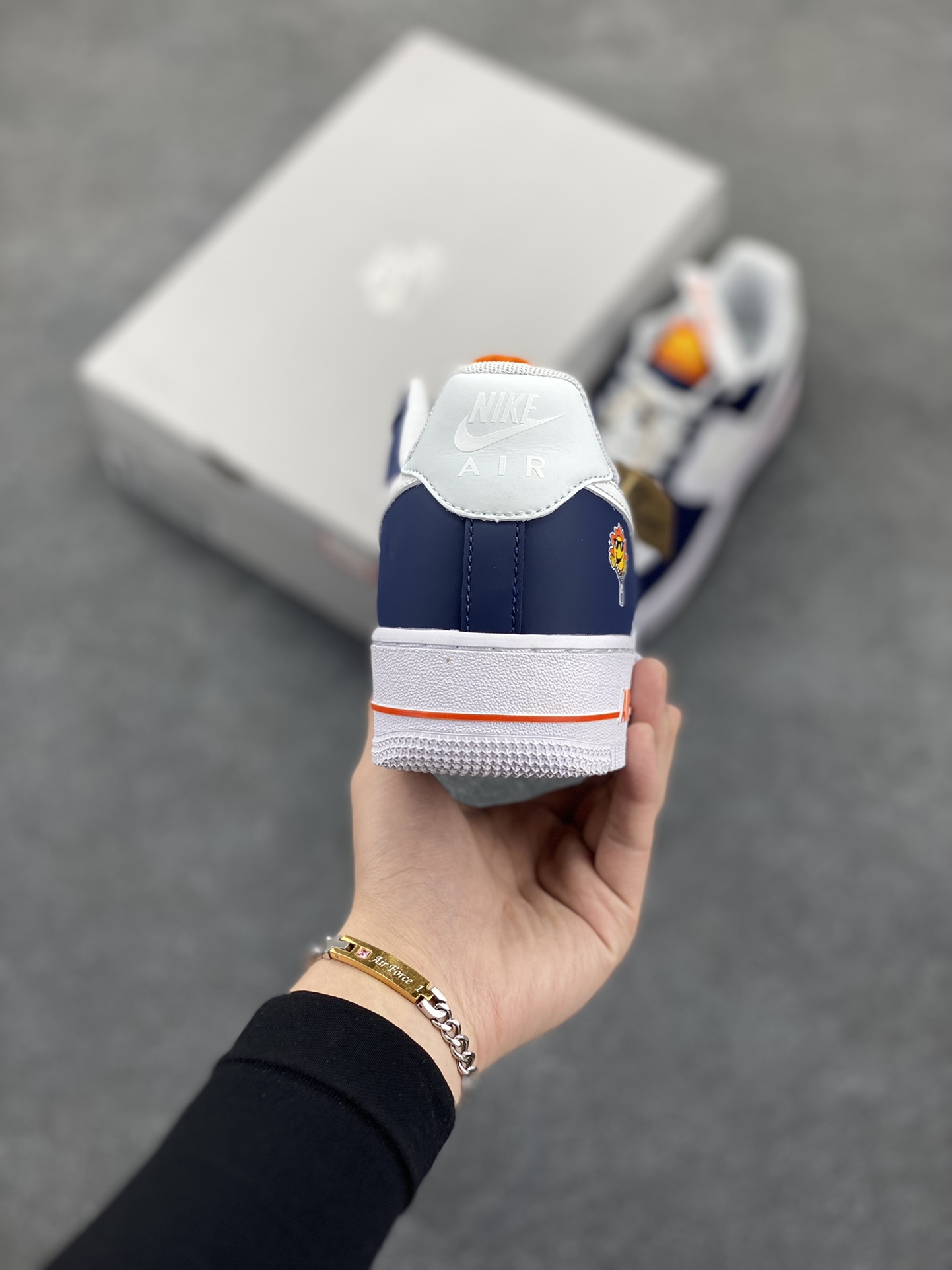 图片[4]-福利特价 Nike Air Force 1 Low 联名白深蓝 空军一号低帮运动休闲板鞋 原楦头原纸板 打造纯正空军版型#专注外贸渠道 全掌内置蜂窝气垫 #原盒配件 原厂中底钢印、拉帮完美 货号：FN7239-410 尺码：36 36.5 37.5 38 38.5 39 40 40.5 41 42 42.5 43 44 44.5 45-选品中心