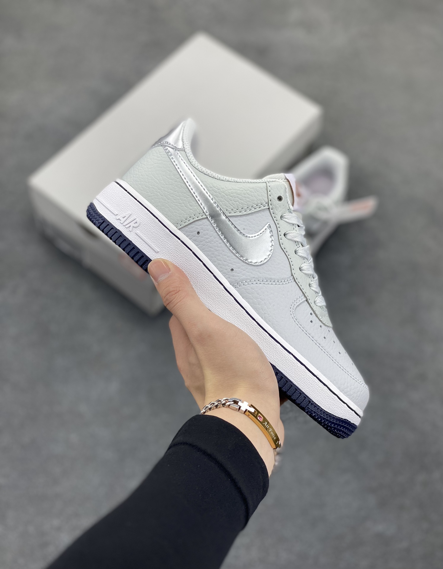 福利特价 Nike Air Force 1 Low 灰蓝银 空军一号低帮运动休闲板鞋 原楦头原纸板 打造纯正空军版型#专注外贸渠道 全掌内置蜂窝气垫 #原盒配件 原厂中底钢印、拉帮完美 货号:CT3839-004 尺码:36 36.5 37.5 38 38.5 39 40 40.5 41 42 42.5 43 44 44.5 45-选品中心