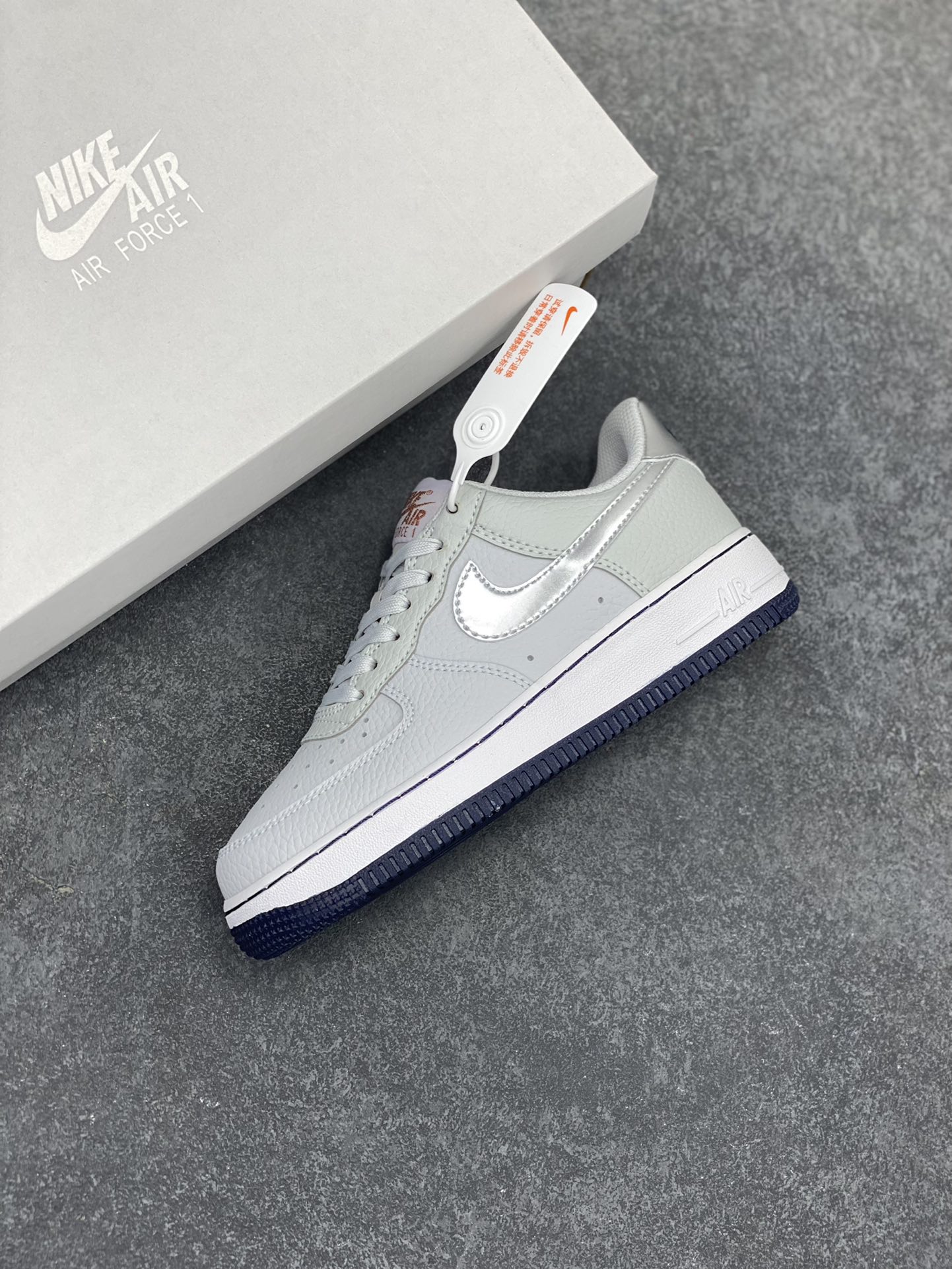 图片[7]-福利特价 Nike Air Force 1 Low 灰蓝银 空军一号低帮运动休闲板鞋 原楦头原纸板 打造纯正空军版型#专注外贸渠道 全掌内置蜂窝气垫 #原盒配件 原厂中底钢印、拉帮完美 货号：CT3839-004 尺码：36 36.5 37.5 38 38.5 39 40 40.5 41 42 42.5 43 44 44.5 45-选品中心