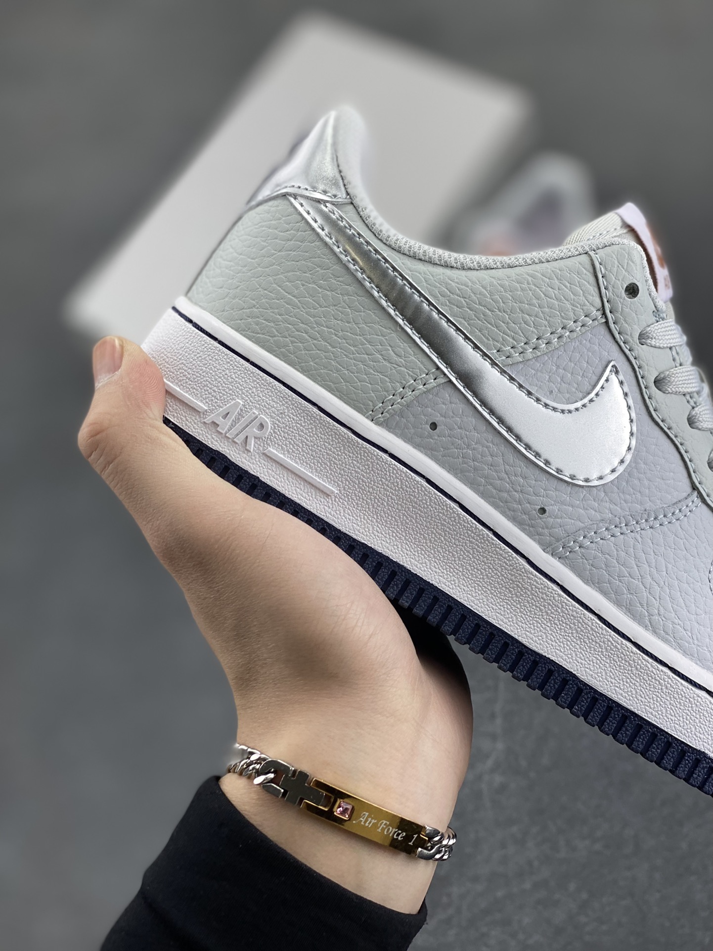 图片[6]-福利特价 Nike Air Force 1 Low 灰蓝银 空军一号低帮运动休闲板鞋 原楦头原纸板 打造纯正空军版型#专注外贸渠道 全掌内置蜂窝气垫 #原盒配件 原厂中底钢印、拉帮完美 货号：CT3839-004 尺码：36 36.5 37.5 38 38.5 39 40 40.5 41 42 42.5 43 44 44.5 45-选品中心