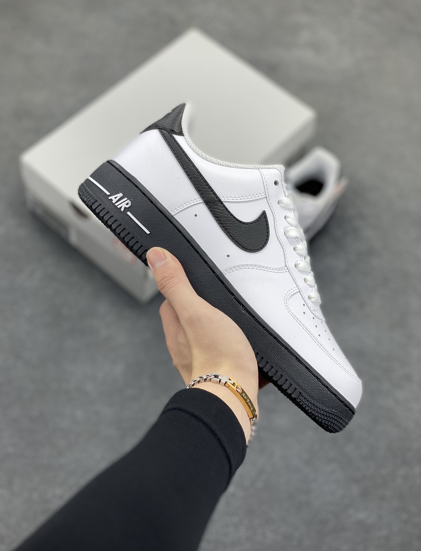 福利特价 Nike Air Force 1 Low 大学白黑 空军一号低帮运动休闲板鞋 原装级别 原楦头原纸板 打造纯正空军版型#专注外贸渠道 全掌内置蜂窝气垫 #原盒配件 原厂中底钢印、拉帮完美 货号：CK7663-101 尺码：36 36.5 37.5 38 38.5 39 40 40.5 41 42 42.5 43 44 44.5 45-选品中心