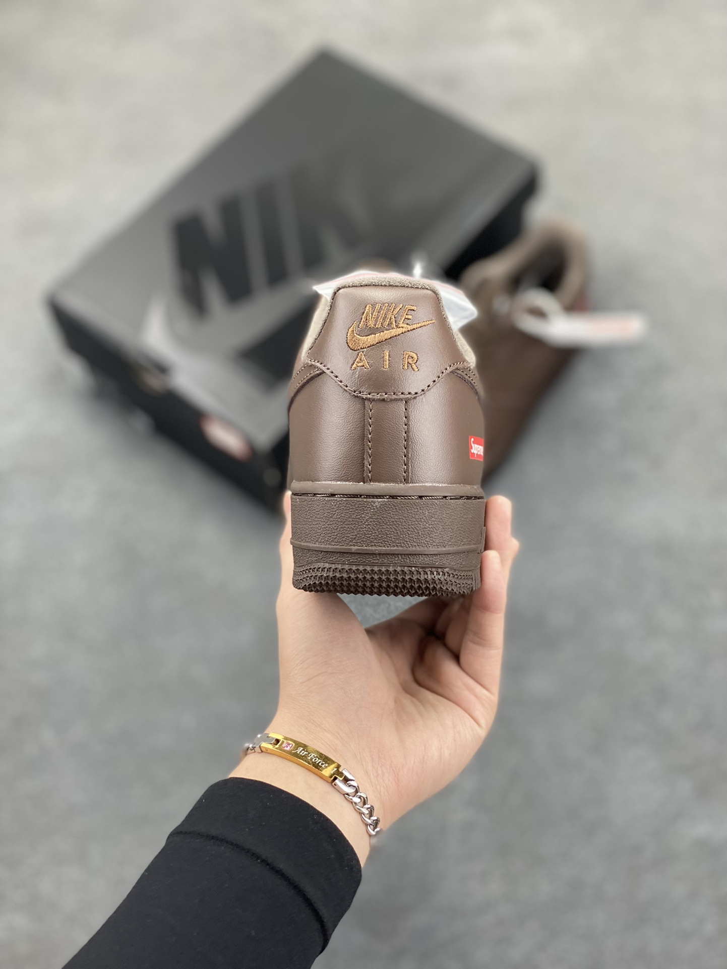 图片[4]-福利特价 Nike Air Force 1 Low Supreme联名 空军一号低帮运动休闲板鞋 原楦头原纸板 打造纯正空军版型#专注外贸渠道 全掌内置蜂窝气垫 #原盒配件 原厂中底钢印、拉帮完美 货号：CU9225-200 尺码：36 36.5 37.5 38 38.5 39 40 40.5 41 42 42.5 43 44 44.5 45-选品中心