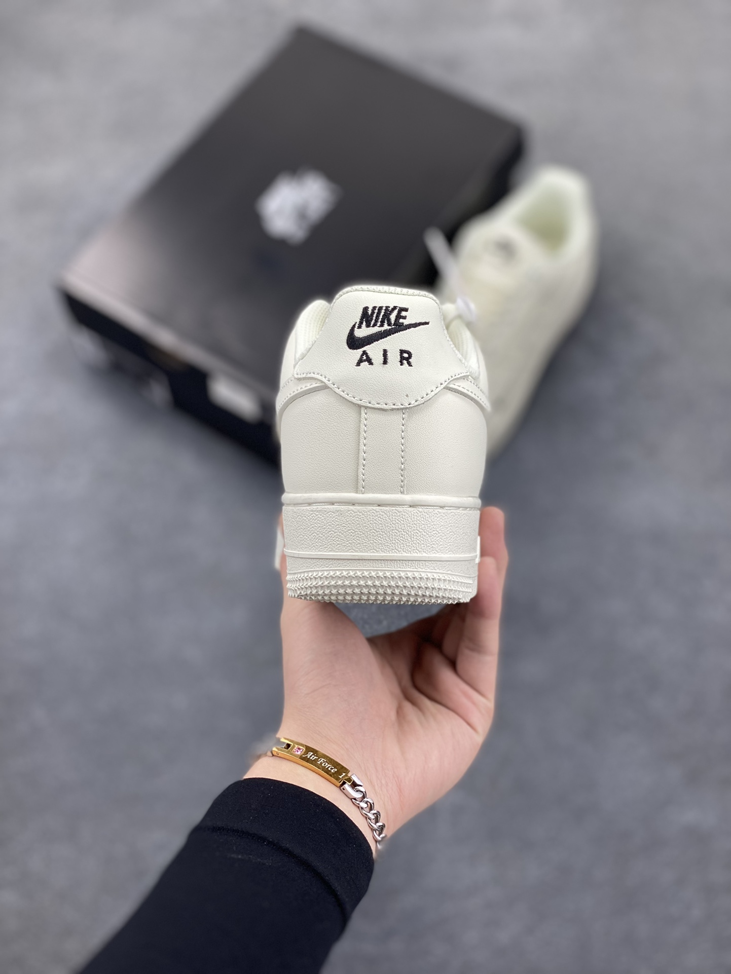 图片[4]-Nike Air Force 1 Low 白黑小勾 空军一号低帮运动休闲板鞋 原楦头原纸板 打造纯正空军版型 专注外贸渠道 全掌内置蜂窝气垫 原盒配件 原厂中底钢印、拉帮完美 货号：HF1058-133 尺码：36 37.5 38 39 40 40.5 41 42 42.5 43 44 44.5 45-选品中心