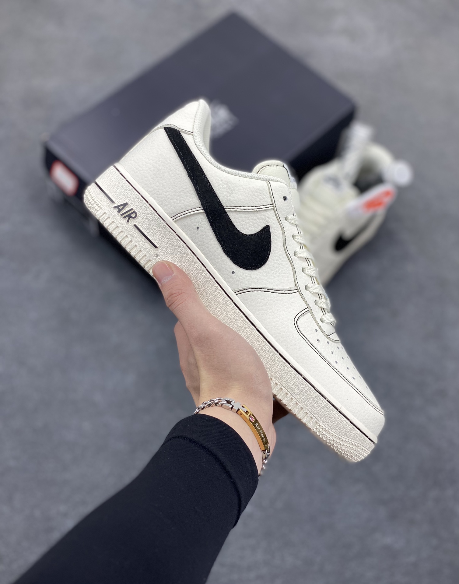 Nike Air Force 1 Low 白黑 原楦头原纸板 打造纯正空军版型 专注外贸渠道 全掌内置蜂窝气垫 原盒配件 原厂中底钢印、拉帮完美 货号:HQ2037-200 尺码:36 36.5 37.5 38 38.5 39 40 40.5 41 42 42.5 43 44 44.5 45-选品中心