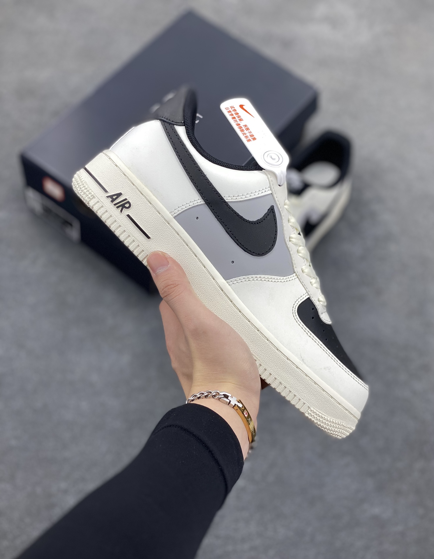Nike Air Force 1 Low \'07 “米黑灰拼接”低帮空军一号休闲板鞋 定制皮料 3M反光 原楦原纸板 纯正版型 清洁度完美 内置全掌气垫 货号：RS2696-112 尺码：36 36.5 37.5 38 38.5 39 40 40.5 41 42 42.5 43 44 44.5 45-选品中心