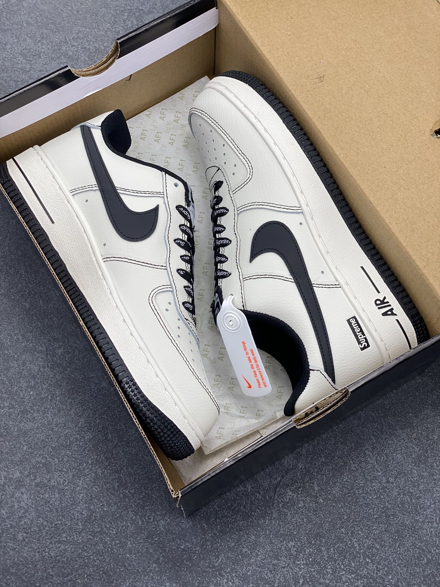 图片[9]-Nike Air Force 1 Low 空军一号低帮百搭休闲运动板鞋。柔软、弹性十足的缓震性能和出色的中底设计，横跨复古与现代的外型结合，造就出风靡全球三十多年的Force 1，直到今天还深受青睐。 货号：AJ7747-101 尺码：36 37.5 38 39 40 41 42 43 44 45-选品中心