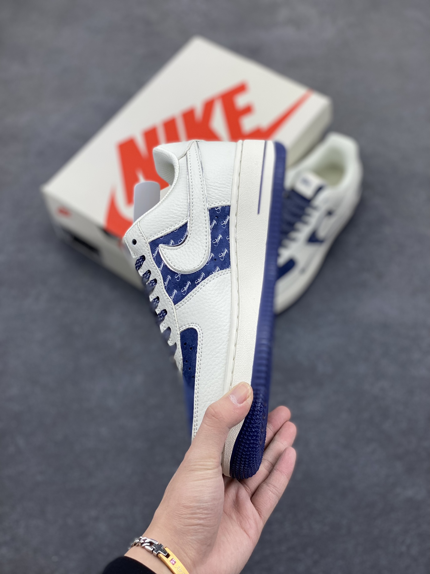 图片[3]-Nike Air Force 1 Low 空军一号低帮百搭休闲运动板鞋。柔软、弹性十足的缓震性能和出色的中底设计，横跨复古与现代的外型结合，造就出风靡全球三十多年的Force 1，直到今天还深受青睐。 货号：XZ6188-728 尺码：36 37.5 38 39 40 40.5 41 42 42.5 43 44 44.5 45-选品中心