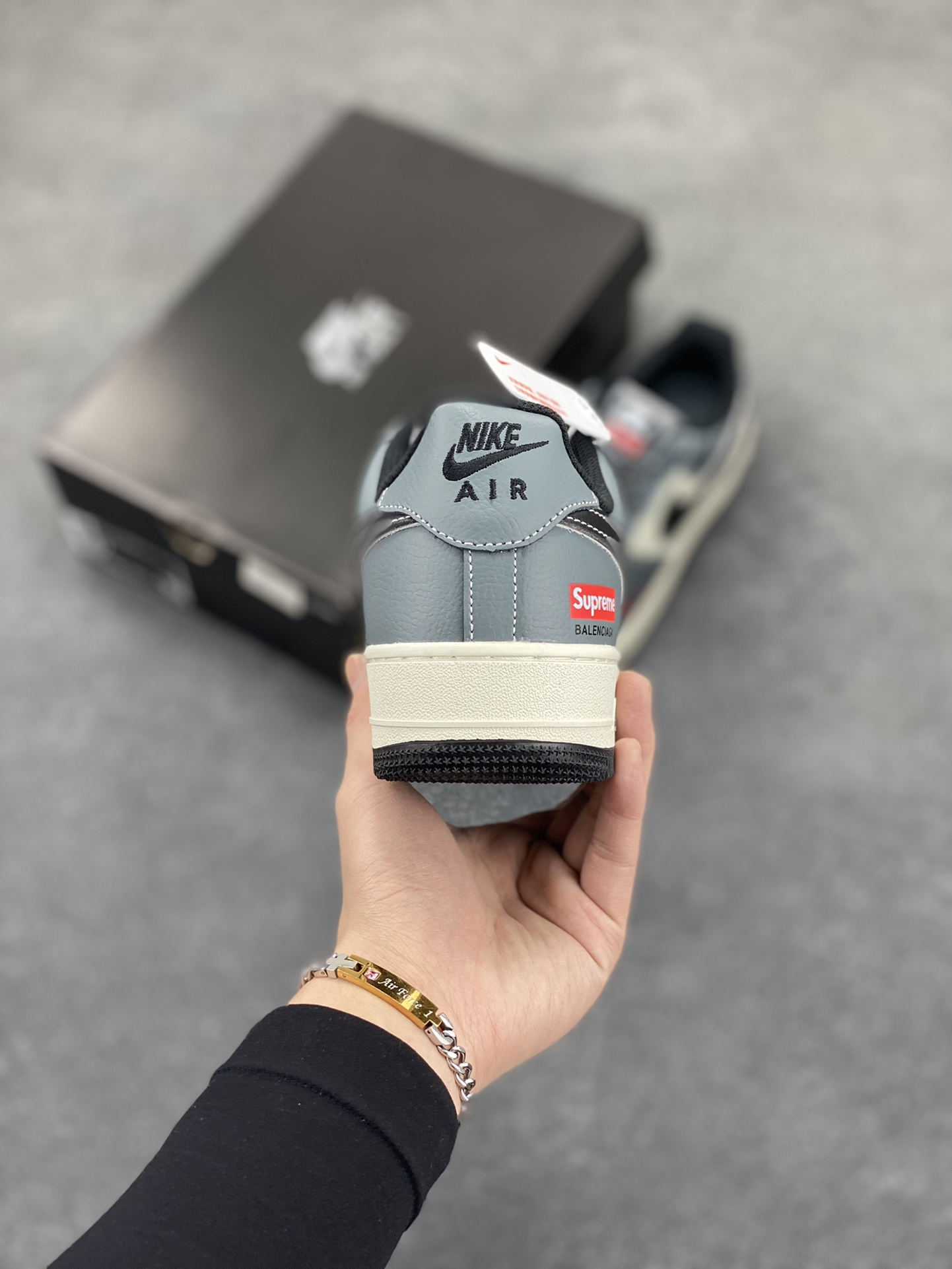 图片[4]-Nike Air Force 1 Low 空军一号低帮百搭休闲运动板鞋。柔软、弹性十足的缓震性能和出色的中底设计，横跨复古与现代的外型结合，造就出风靡全球三十多年的Force 1，直到今天还深受青睐。 货号：XZ6188-385 尺码：36 37.5 38 39 40 40.5 41 42 42.5 43 44 44.5 45-选品中心