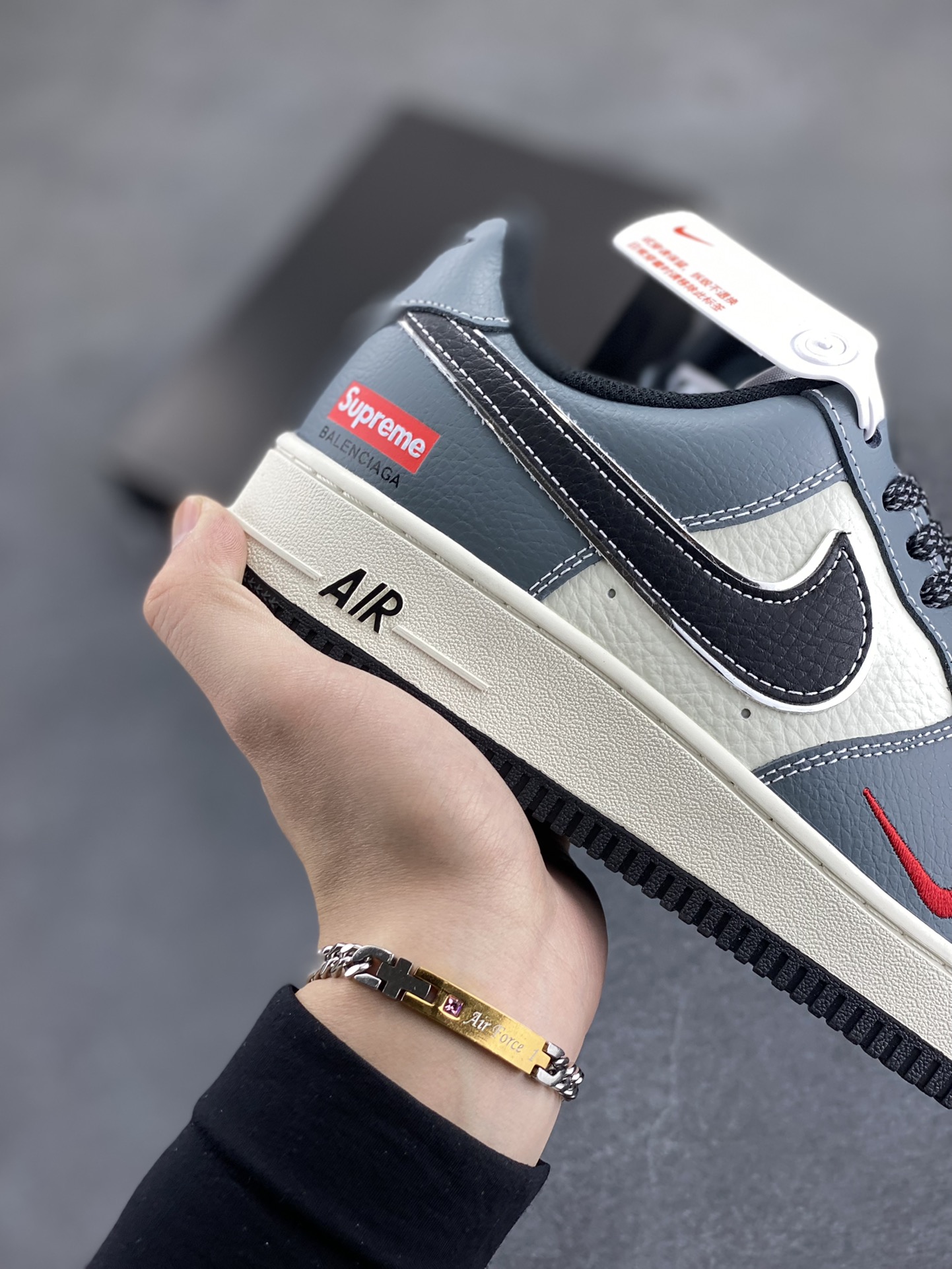 图片[6]-Nike Air Force 1 Low 空军一号低帮百搭休闲运动板鞋。柔软、弹性十足的缓震性能和出色的中底设计，横跨复古与现代的外型结合，造就出风靡全球三十多年的Force 1，直到今天还深受青睐。 货号：XZ6188-385 尺码：36 37.5 38 39 40 40.5 41 42 42.5 43 44 44.5 45-选品中心