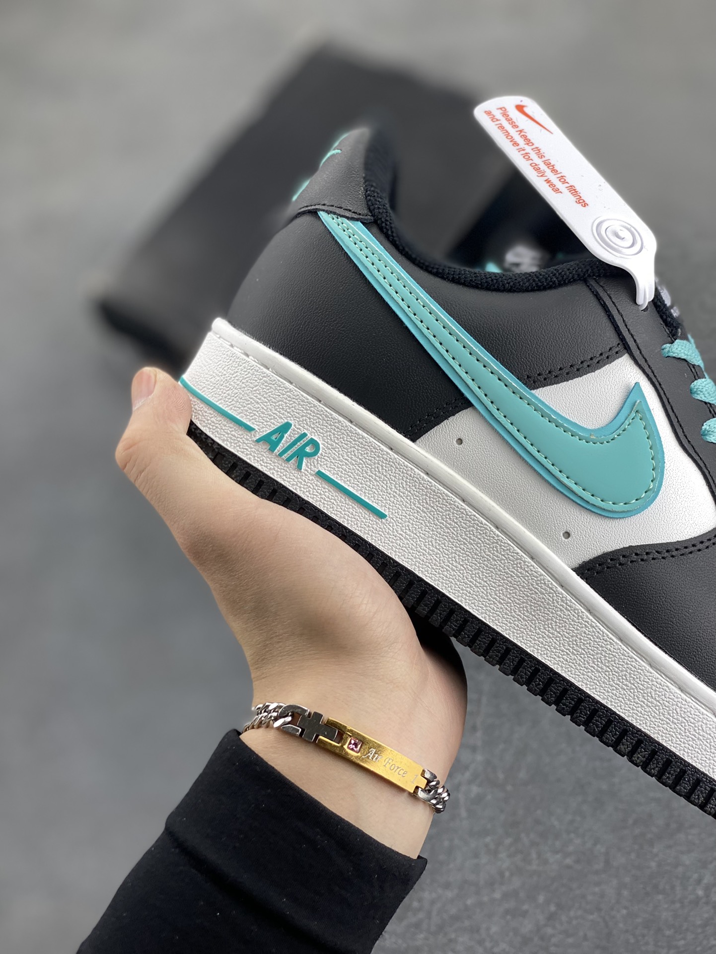 图片[6]-Nike Air Force 1 Low 空军一号低帮百搭休闲运动板鞋。柔软、弹性十足的缓震性能和出色的中底设计，横跨复古与现代的外型结合，造就出风靡全球三十多年的Force 1，直到今天还深受青睐。 货号：DV0788-100 尺码：36 37.5 38 39 40 41 42 43 44 45-选品中心