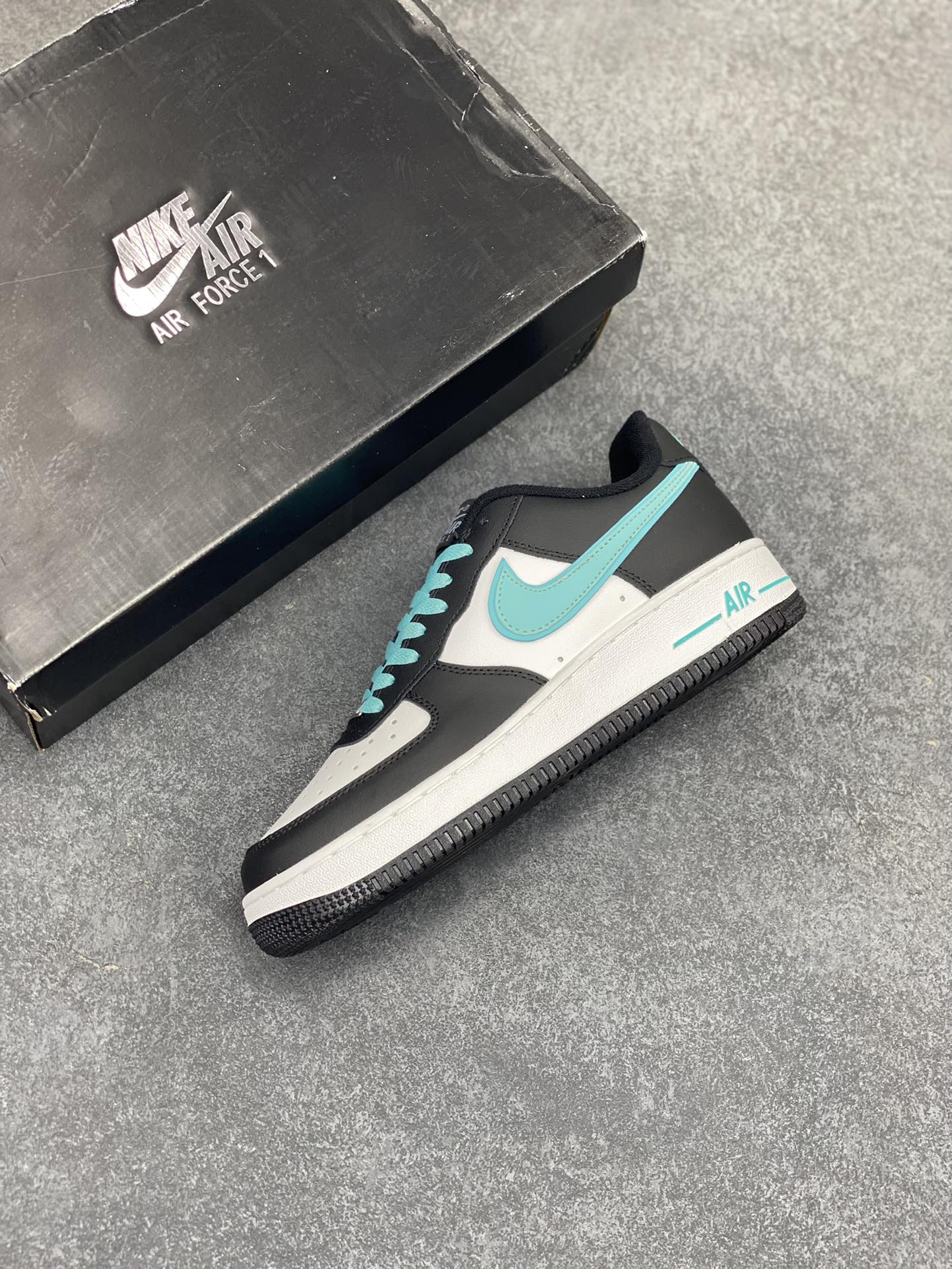 图片[7]-Nike Air Force 1 Low 空军一号低帮百搭休闲运动板鞋。柔软、弹性十足的缓震性能和出色的中底设计，横跨复古与现代的外型结合，造就出风靡全球三十多年的Force 1，直到今天还深受青睐。 货号：DV0788-100 尺码：36 37.5 38 39 40 41 42 43 44 45-选品中心