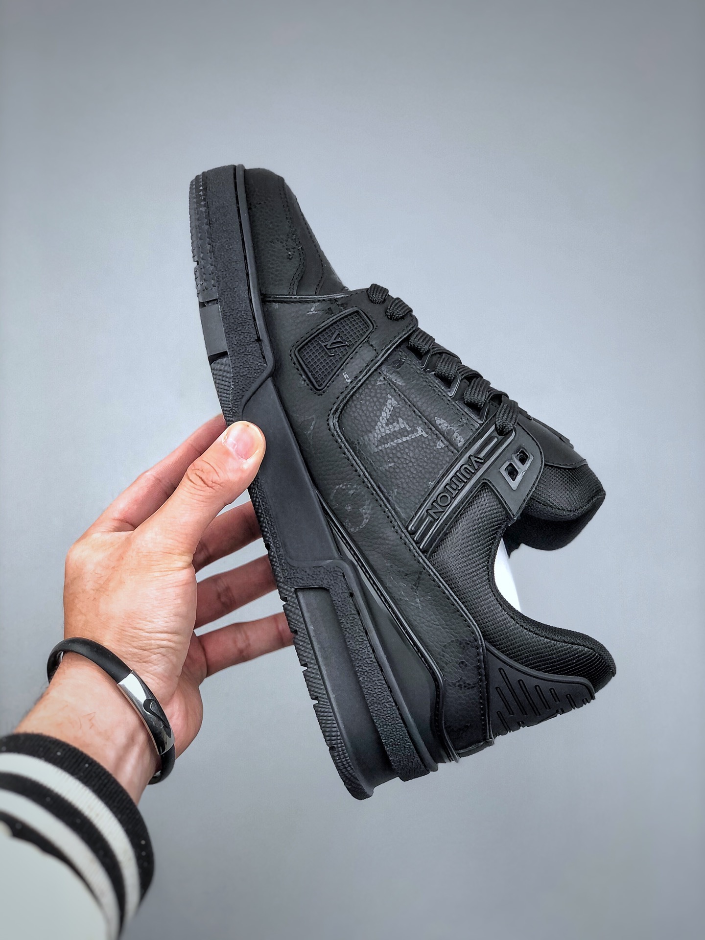 Louis Vuitton Trainer 2.0 Sneaker Low Black Monogram Leather Size 39-45 2 i1742337179 6679 1