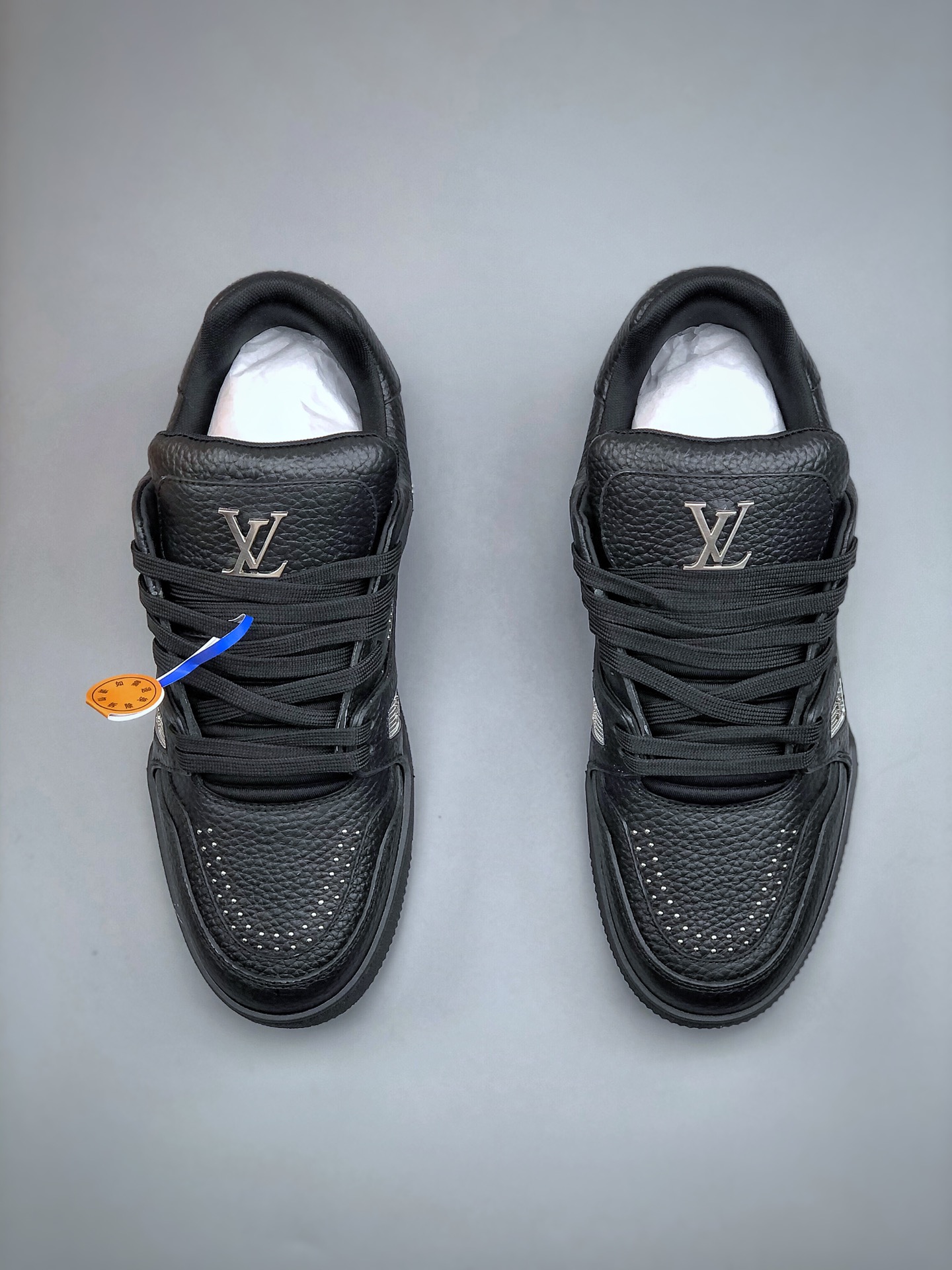 Louis Vuitton Trainer 2.0 Sneaker Low Black Leather Retro Basketball Shoes 6 i1742337239 6487 4