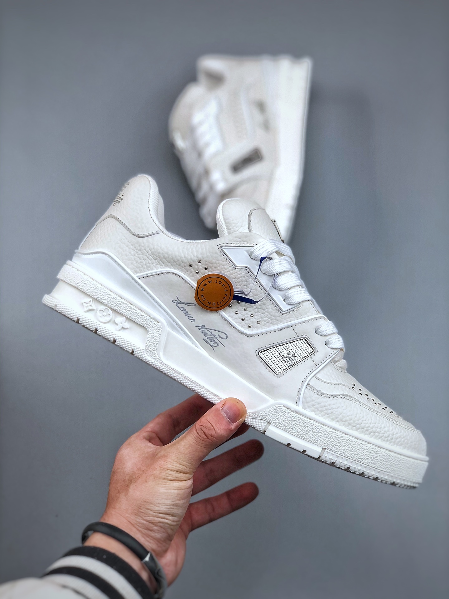 Louis Vuitton Trainer 2.0 Sneakers Low White Leather Casual Shoes 4 i1742337254 9881 3