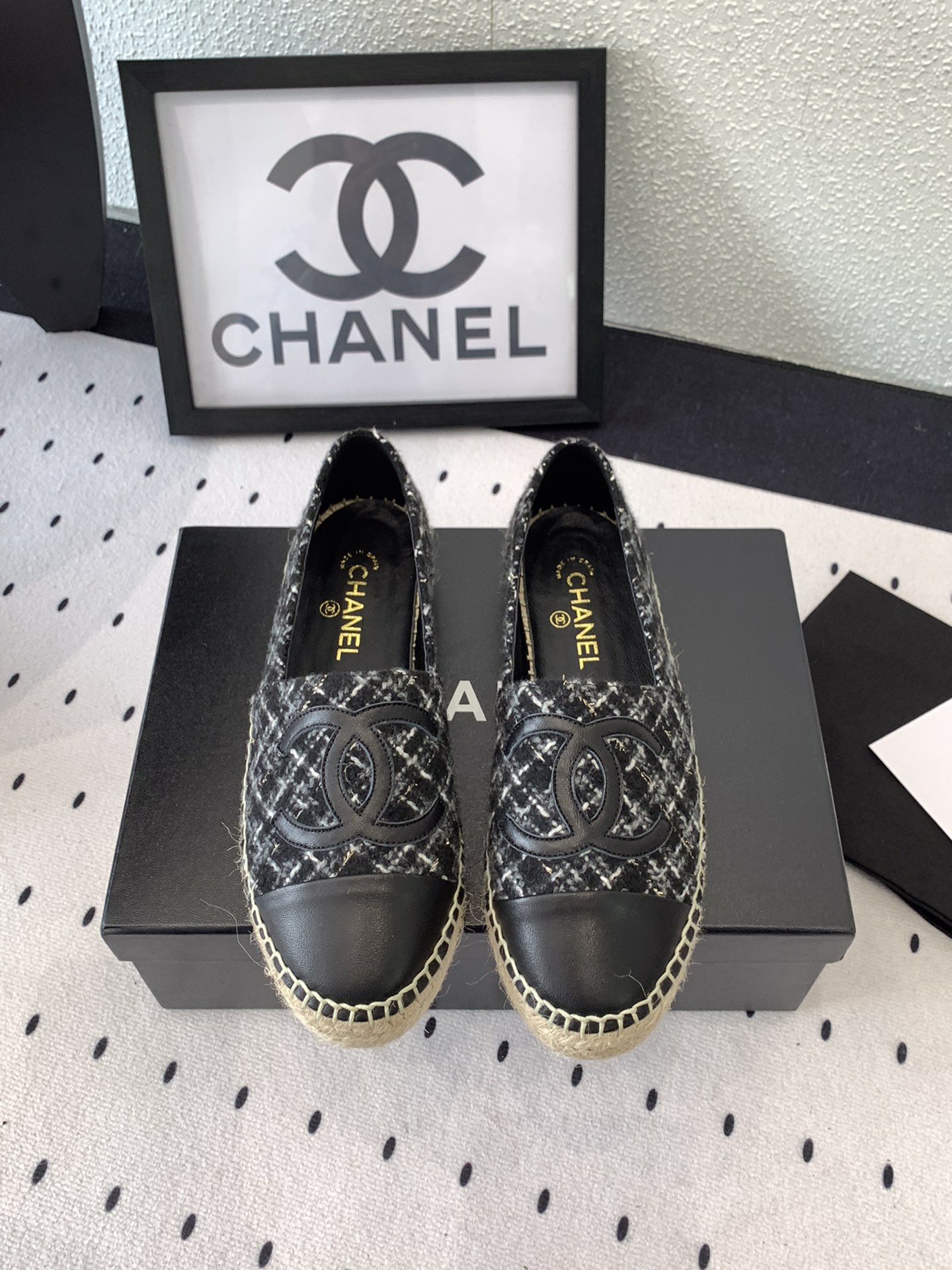 NO:247649,Chanel new fisherman shoes for summer heavy craftsmanship design and production, trendy, fashionable, casual and versatile, imported braided Huani upper sheepskin footbed original hemp rope braided sole Size: 35-40 (34 41 42 customized), fisherman shoes, chanel, espadrilles, sheepskin19860909Chanel新款渔夫鞋夏季重工艺设计制作 潮流时尚休闲百搭 进口编织花尼鞋面羊皮垫脚原版麻绳编织大底 Size:35-40(34 41 42订做),渔夫鞋,chanel,espadrilles,sheepskin,Women's Shoes