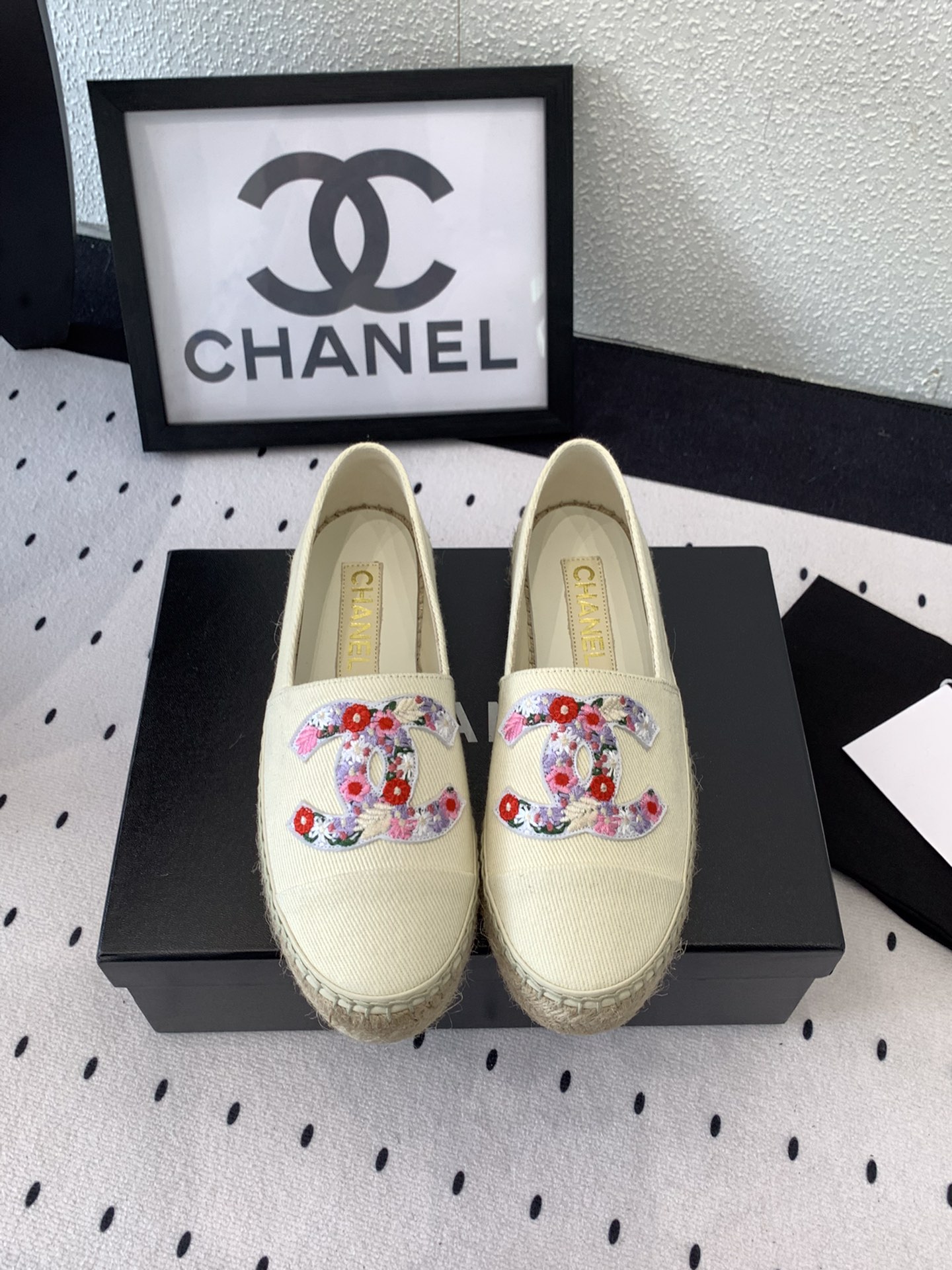 NO:247653,Chanel new fisherman shoes in summer heavy craftsmanship design and production, trendy, fashionable, casual and versatile, imported denim upper sheepskin footbed original hemp rope braided sole Size: 35-40 (34 41 42 customized), fisherman shoes, chanel, espadrilles, sheepskin19860909Chanel新款渔夫鞋夏季重工艺设计制作 潮流时尚休闲百搭 进口牛仔布鞋面羊皮垫脚原版麻绳编织大底 Size:35-40(34 41 42订做),渔夫鞋,chanel,espadrilles,sheepskin,Women's Shoes