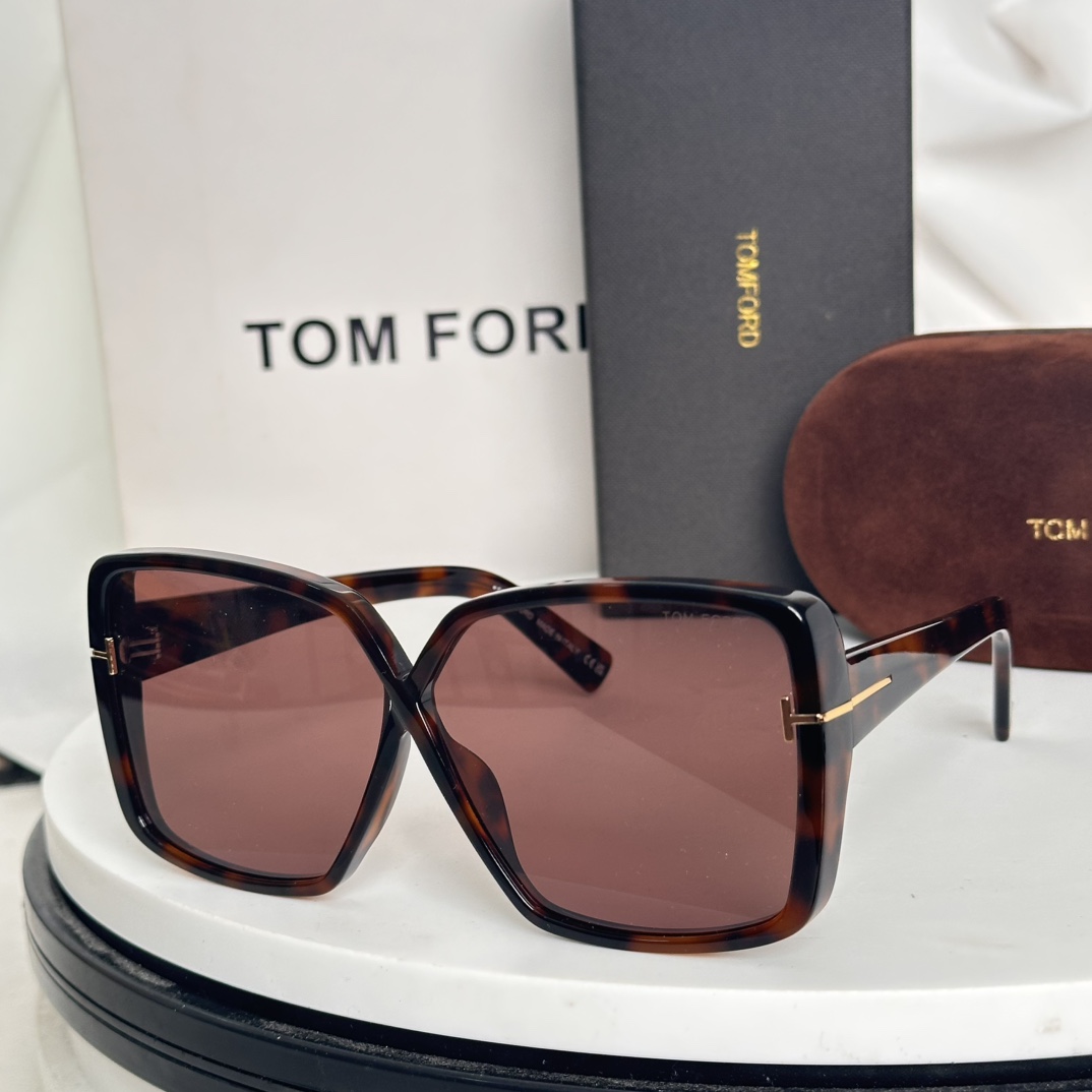  ‼️TOM FORD·汤姆福特
海报款FT1117
经典T型标识 弧形镜腿
size：63口11-13