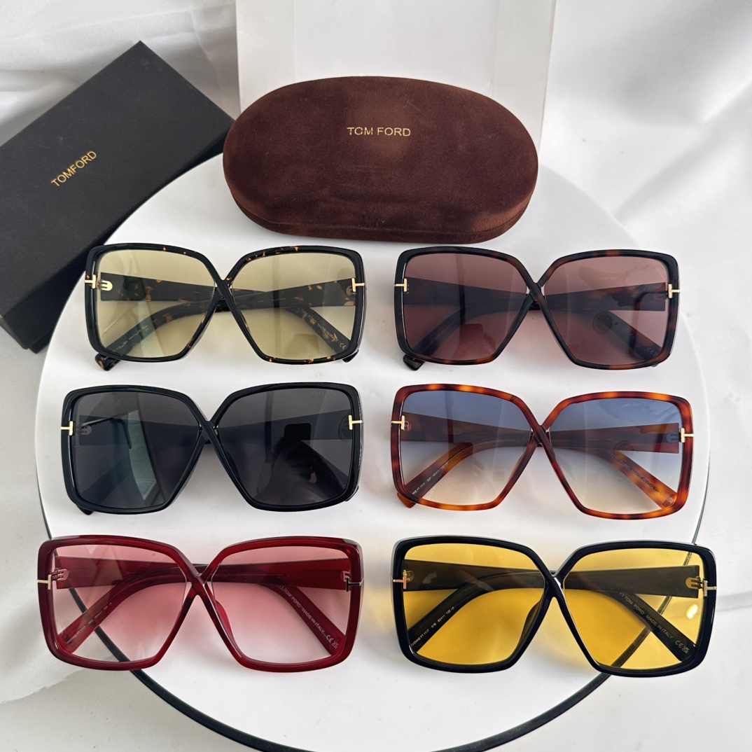  ‼️TOM FORD·汤姆福特
海报款FT1117
经典T型标识 弧形镜腿
size：63口11-13