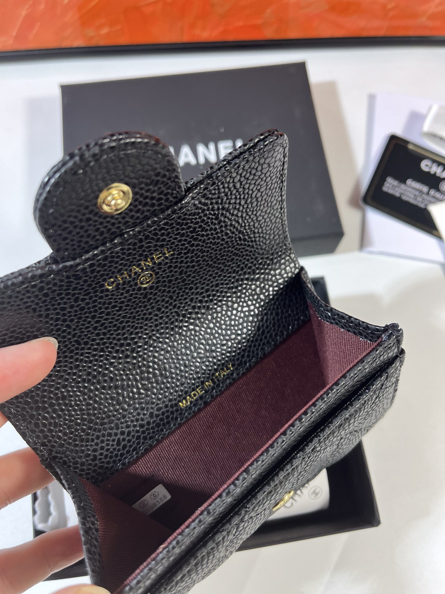 CHANEL cf系列魚子酱牛皮カードケース - 実用的なデザイン