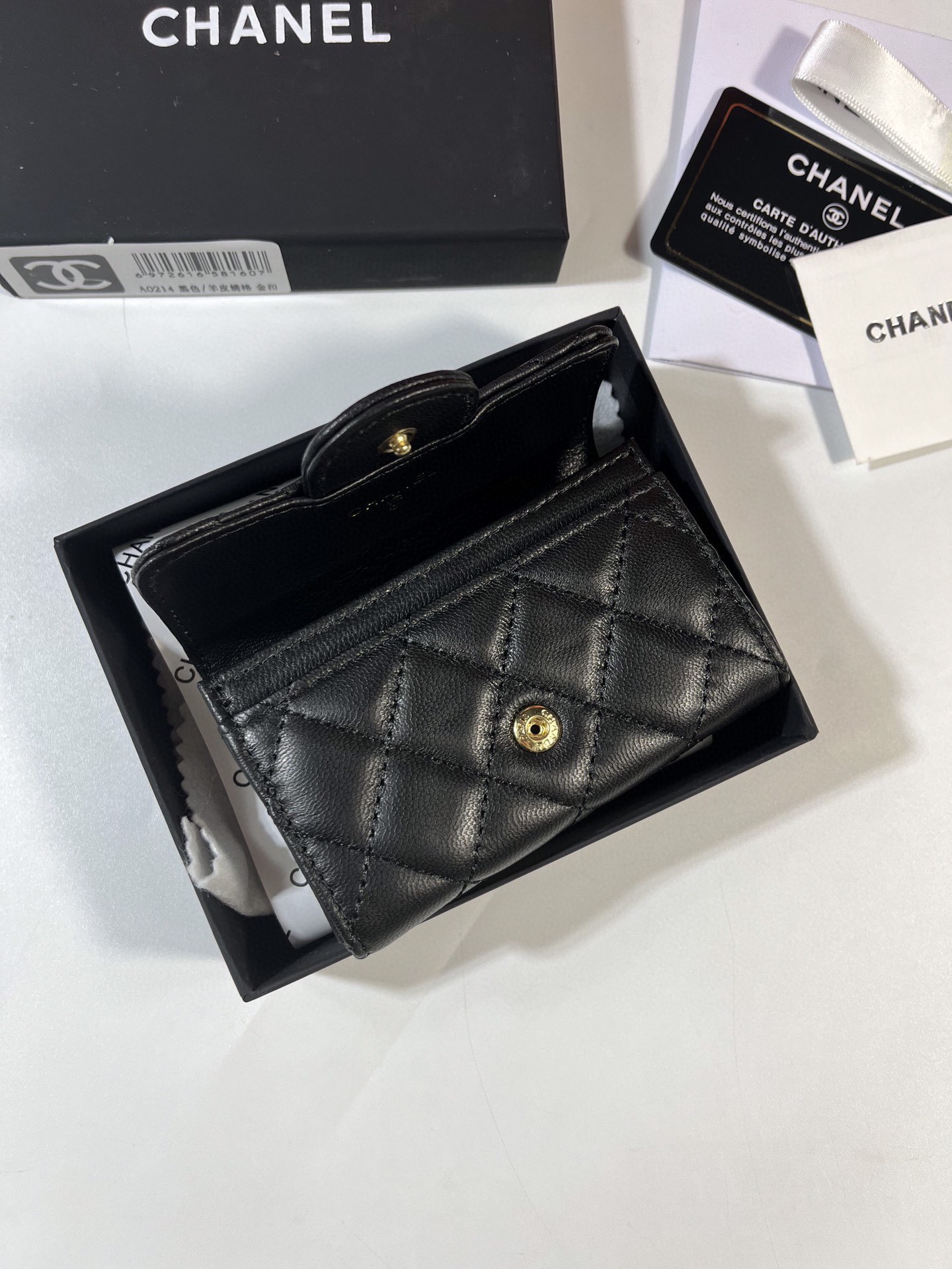 CHANEL cfシリーズ羊皮カードケース - 実用的なコインポケット付き