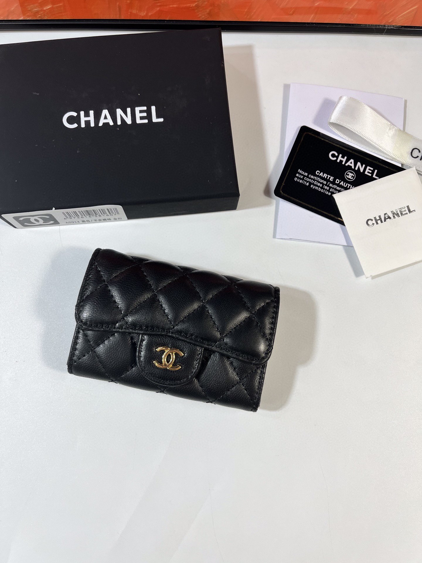 CHANEL cfシリーズ羊皮カードケース - 実用的なコインポケット付き