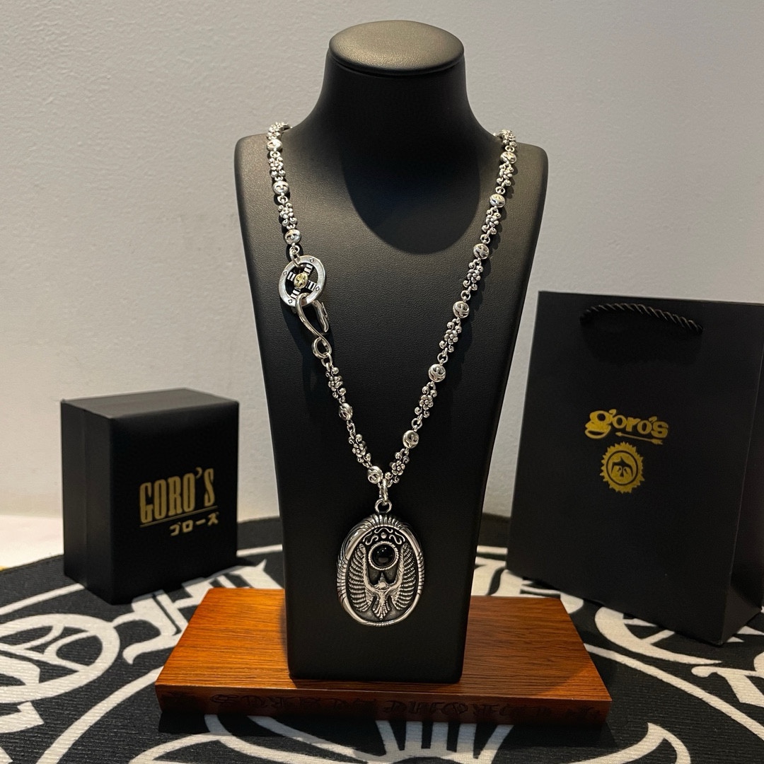 NO:107874,[New Products are on the Shelves] Goro Takahashi Goro's Flying Eagle Pendant, Takahashi Classic Flying Bird Necklace, Top Version, Accepted Exclusive Shooting, Focus on the High-end Market, Kuaishou/ins/Xiaohongshu popular models, absolutely different from ordinary versions!  The details of the picture product are consistent with ZP!  Original production process, precision quality, purely handmade, authentic model opening, fashion essentials, both men and women can wear, same couple style, rock punk silver style, retro elements, trendy and versatile, same style on the official website, fine jewelry, necklace19860909【新品上架】Goro’s高桥吾郎点飞鹰吊坠,高桥经典飞鸟项链,顶级版本,认准独家拍摄,主攻高端市场 ,快手/ins/小红书热门款,绝对区别普通版本！图片产品细节与ZP一致！原版制作工艺 精工品质 纯手工打造 ～正品开模潮流时尚必备 男女均可佩戴 情侣款同款 摇滚朋克泰银风格 复古元素 潮流百搭 官网同款,饰品精品,necklace,Jewelry