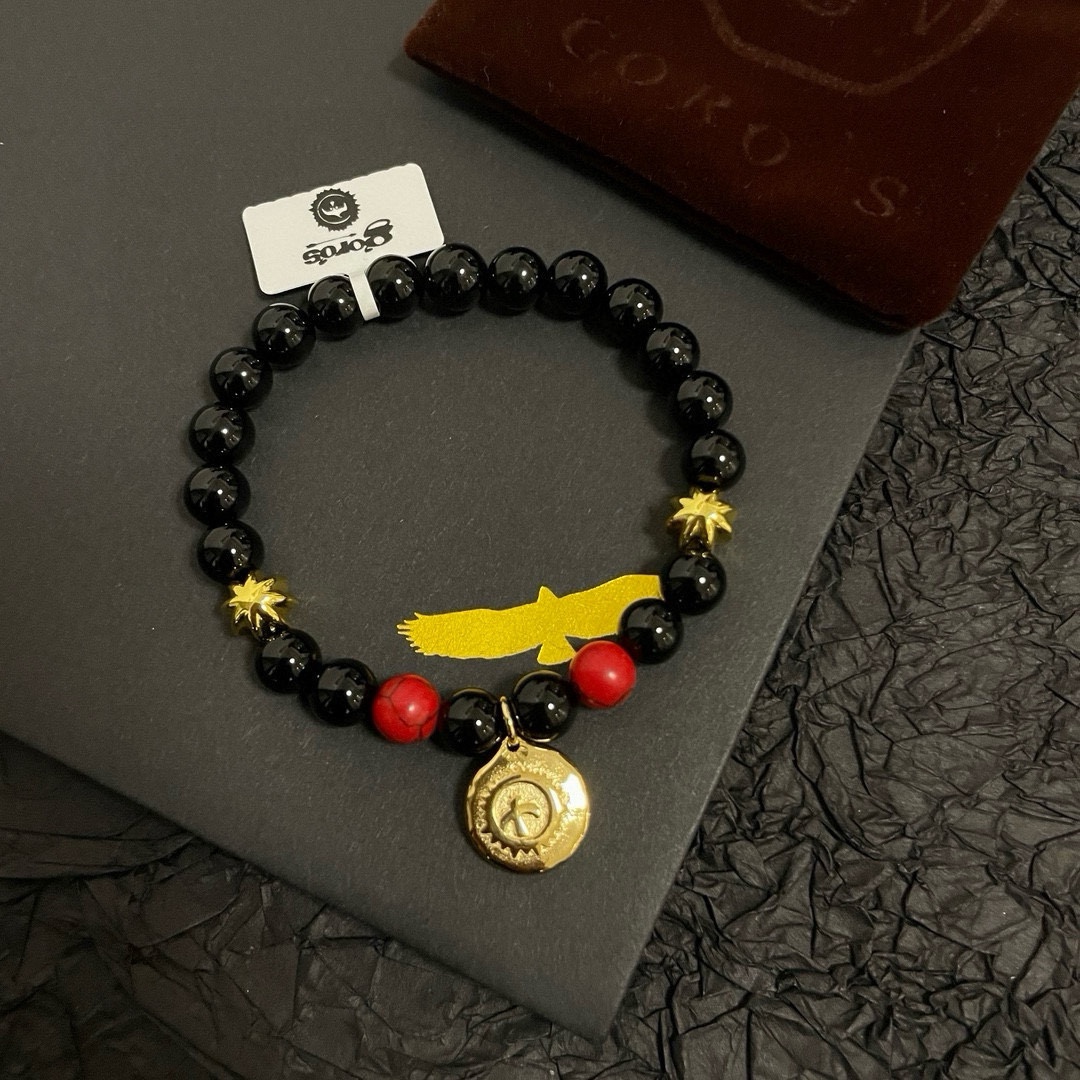 NO:107877,[New Products are on the Shelves] Goro Takahashi Goro's Gold Medal Black Agate Bracelet, Top Version, Accepted Exclusive Shooting, Focus on the High-end Market, Absolutely Different from the Ordinary Version!  The details of the picture product are consistent with ZP!  Original production process, precision quality, purely handmade, authentic model opening, fashion essentials, both men and women can wear, same couple style, rock punk silver style, retro elements, trendy and versatile, same style on the official website, fine jewelry, bracelet19860909【新品上架】Goro’s高桥吾郎小金牌黑玛瑙手串手链,顶级版本 认准独家拍摄 主攻高端市场 绝对区别普通版本！图片产品细节与ZP一致！原版制作工艺 精工品质 纯手工打造 ～正品开模潮流时尚必备 男女均可佩戴 情侣款同款 摇滚朋克泰银风格 复古元素 潮流百搭 官网同款,饰品精品,bracelet,Jewelry
