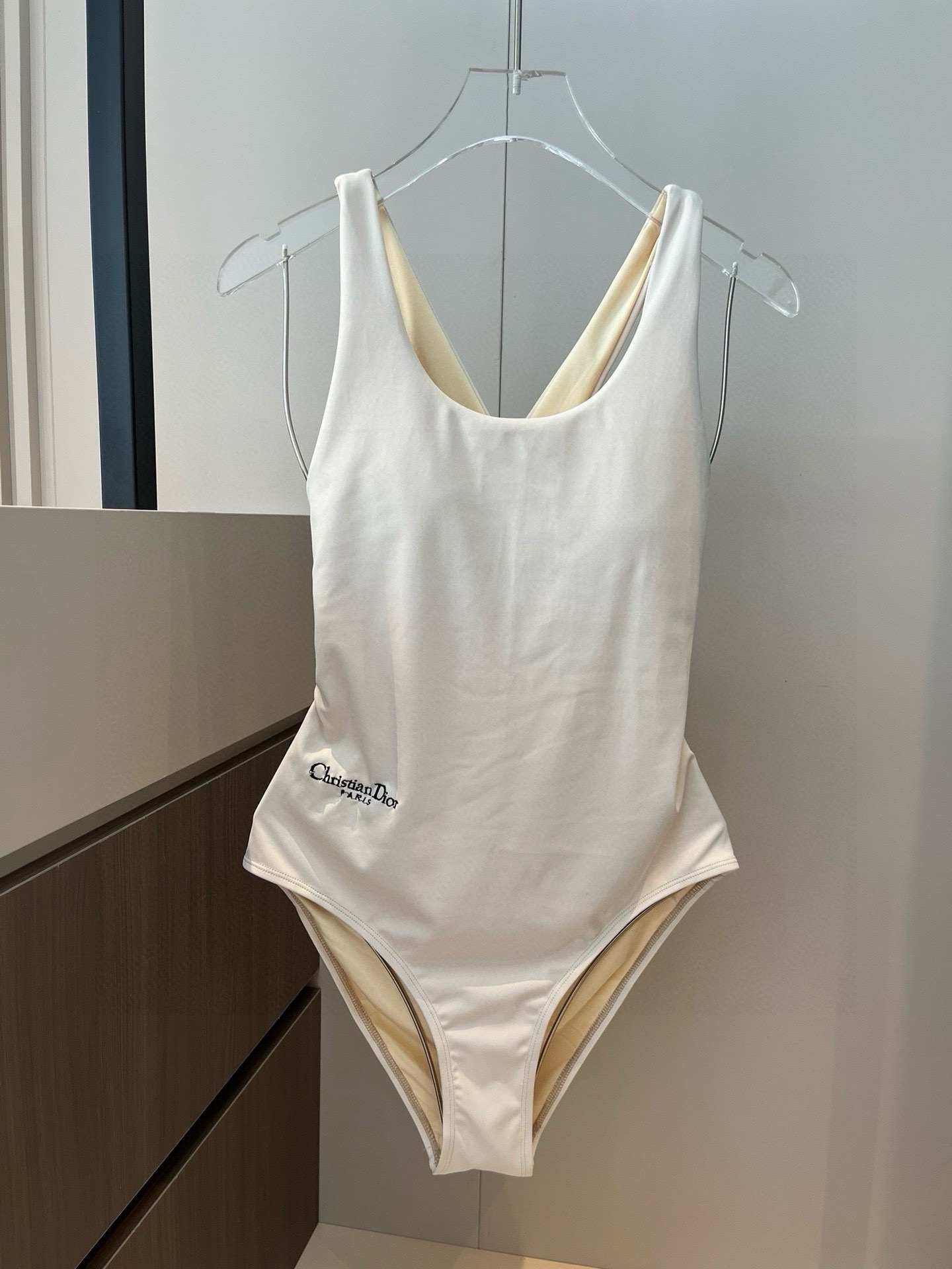 NO:304255,Dior one-piece swimsuit suitable for swimsuits in various scenarios♀Seaside, swimming pool, hot spring, water park, rafting can be worn inside and outside, and the fabric is breathable and comfortable. Quick-drying elastic swimsuits are easier to clean. S M L XL swimsuits, swimsuits, bikinis, dior, swimsuits, bikinis19860909Dior 连体泳衣适合多种场景的游泳衣♀海边 游泳池 温泉 水上乐园 漂流都可以内搭外穿也完全可以 面料透气舒适.速干弹性的游泳衣更加帖肤易清洗.S M L XL泳衣泳裤比基尼,泳衣，泳裤，比基尼,dior,swimsuits,bikinis,accessory