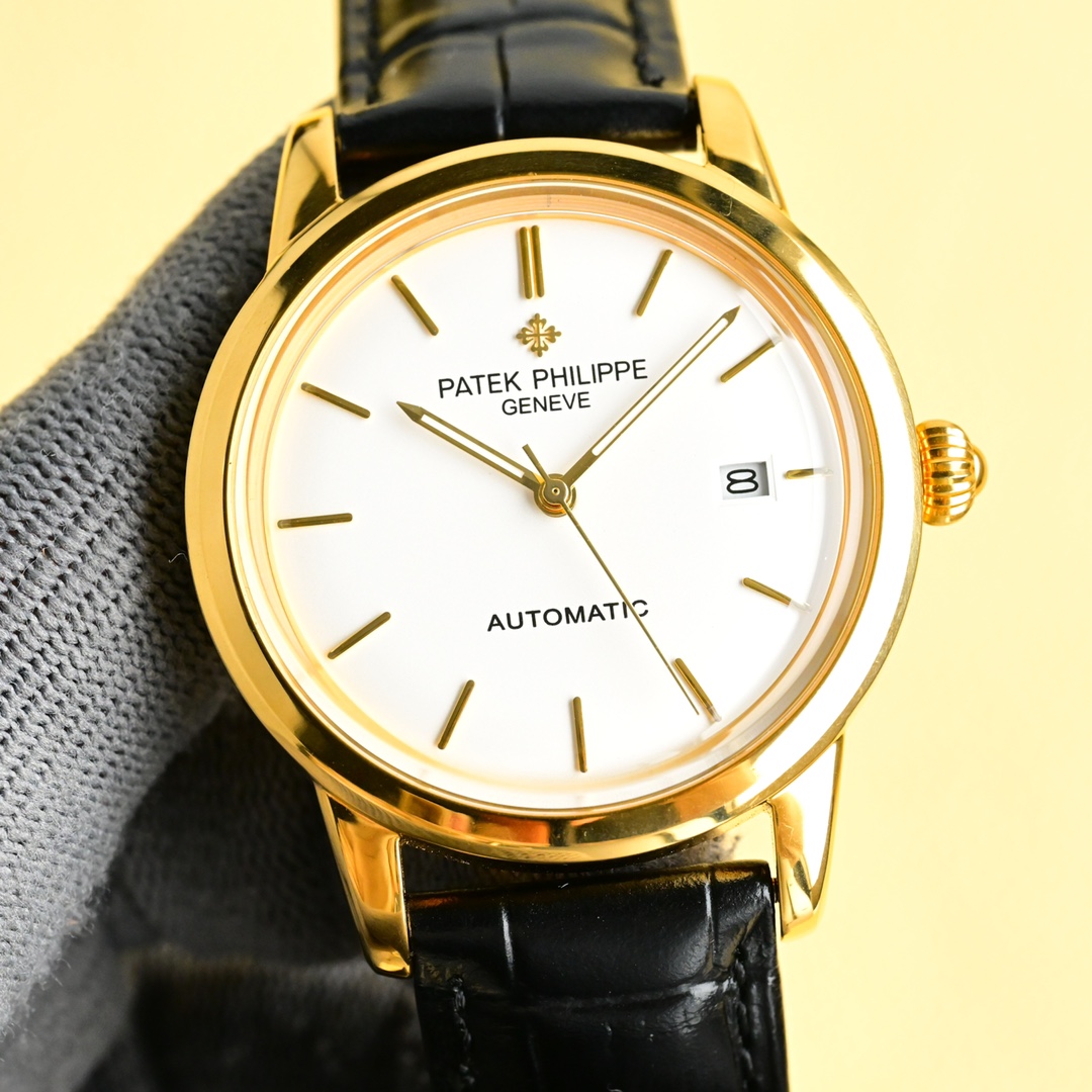 NO:148620,White Gold [TW's latest new hits in the year] Patek Philippe's highest-version watch in the market!  The TW watchmaker team took 12 months to carefully design, dared to be the first, broke through the multi-layer technical bottleneck, and strived for perfection!  [Case] ​​The latest exclusive pot cover glass material of the market, the dial is simple and extraordinary, the 12 scales are integrated with the glass, with a strong 3D three-dimensional feeling, ultra-thin craftsmanship, and a diameter of 40mm. [Movement] The watch uses the original imported Japanese 9015 movement, with a frequency of 28,800 times per hour, and zero rework quality. [Watch buckle] style and Italian cowhide make the wrist fit and comfortable, and the watch buckle is engraved with a classic logo, which is generous and classy. No one really owns Patek Philippe, but it is just kept for the next generation.,, patek philippe, cowhide19860909白 金【 TW 年最新新新爆款】百达翡丽 市场最高版本腕表！TW制表师团队历时12个月精心设计,敢为人先,突破多层技术瓶颈,力求完美！【表壳】市场独家最新锅盖玻璃材质,表盘简而不凡,12个刻度与玻璃融为一体,具有超强3D立体感,超薄工艺,直径40mm.【机芯】腕表采用日本原装进口9015机芯,每小时振频28800次,零返修质量.【表带扣】款式搭配意大利牛皮让手腕更贴合舒适,腕表表扣上面刻有经典标志,大方富有档次. 没有人真正拥有百达翡丽,只不过为下一代保管而已.,,patek philippe,cowhide,Watch