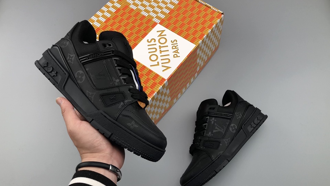 Louis Vuitton Trainer 2.0 Sneaker Low - Black Monogram, Luxurious Design