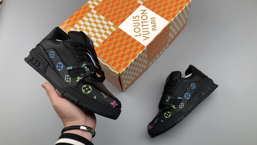 Louis Vuitton Trainer 2.0 Sneaker Low Top in Black Monogram Leather