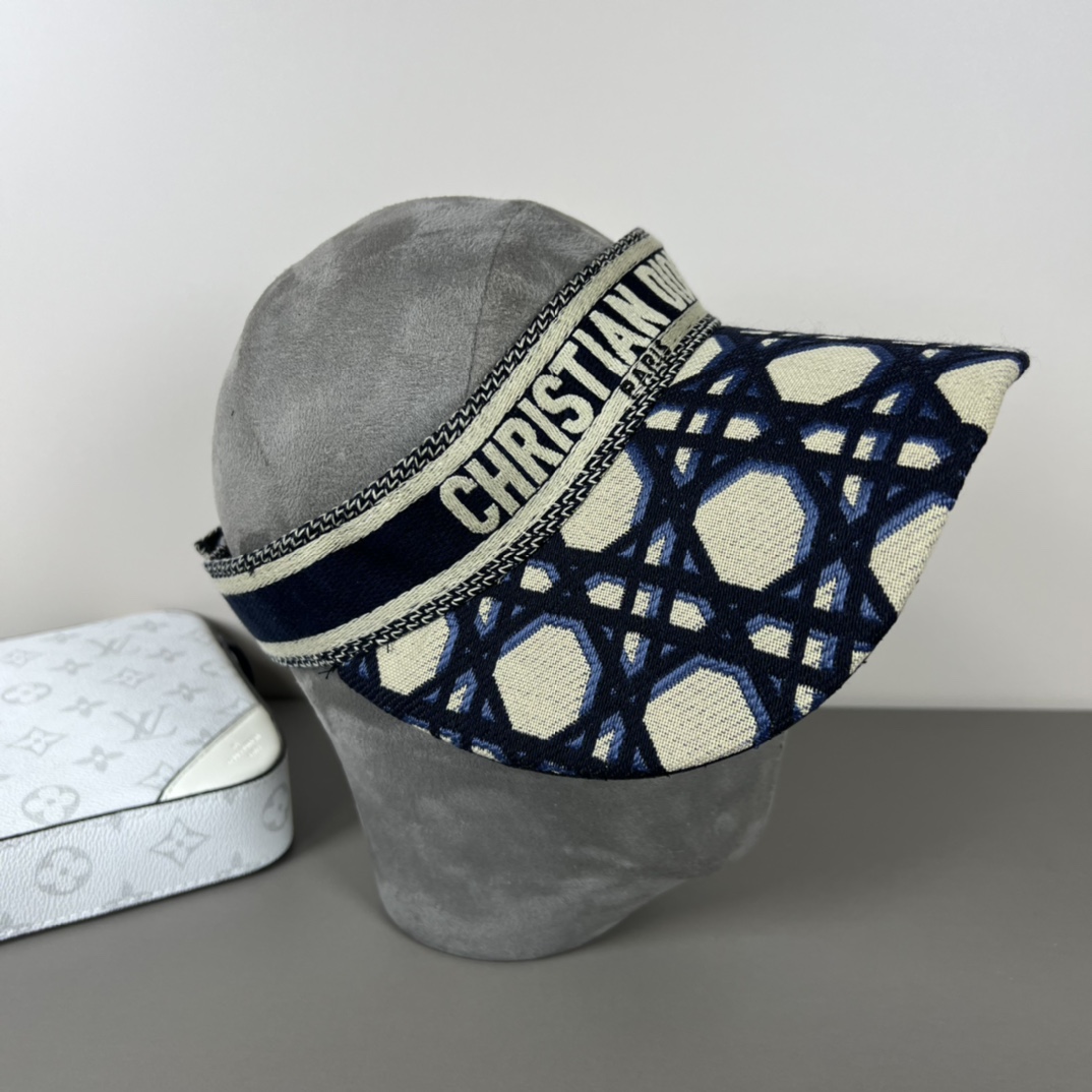 NO:225309,With dust bag, the new empty-top Dior official website original single replica. It is really good and textured and very versatile style, both for both men and women, and can be worn for any head circumference. I sincerely recommend hats, straw hats, fisherman hats, baseball hats, knit hats, hats, dior, dior, espadrilles, hats19860909配防尘袋,新款空顶迪奥Dior官网原单复刻.真心很好有质感又非常百搭的款式,男女通用,任何头围都可以佩戴.真心推荐帽子草帽渔夫帽棒球帽针织帽,帽子,dior,dior,espadrilles,hats,hat