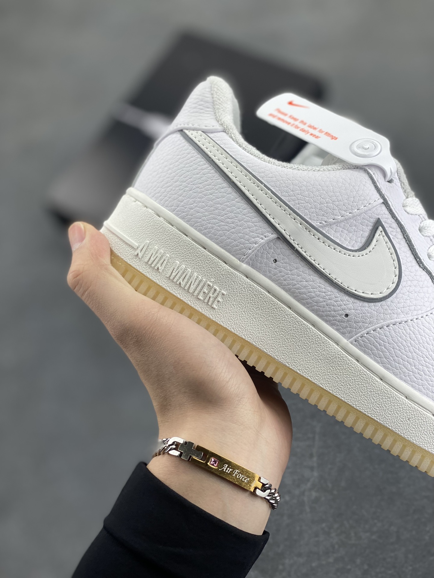 图片[6]-Nike Air Force 1 Low 空军一号低帮百搭休闲运动板鞋。柔软、弹性十足的缓震性能和出色的中底设计，横跨复古与现代的外型结合，造就出风靡全球三十多年的Force 1，直到今天还深受青睐。 货号：HQ3618-116 尺码：36 37.5 38 39 40 41 42 43 44 45-选品中心